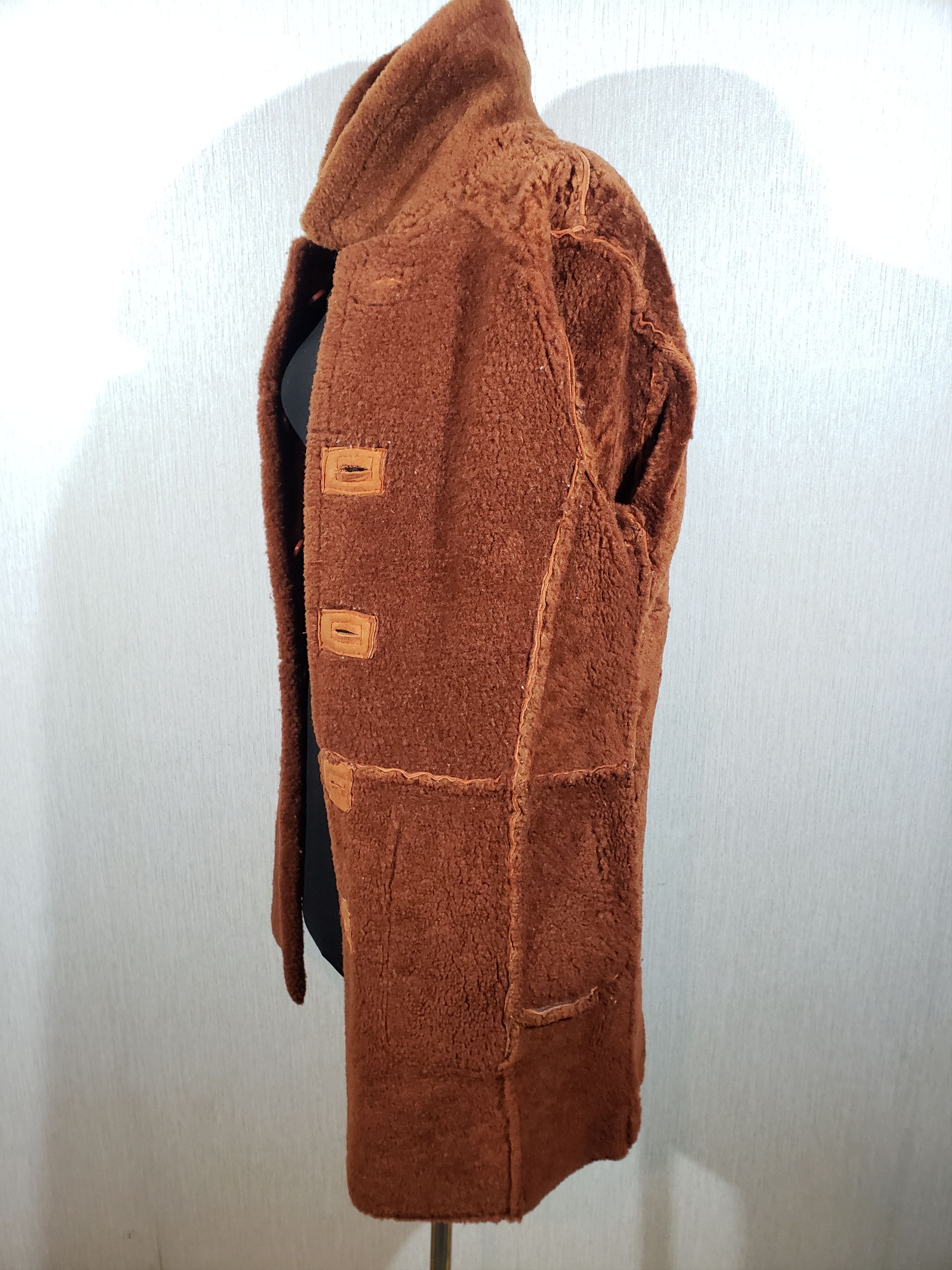 Other Wonderful women's warm sheepskin coat. Size L / US 10 / IT 46 - 7 Thumbnail