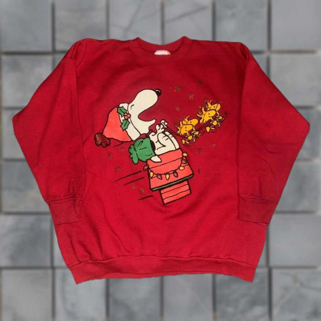 Peanuts VINTAGE Snoopy Christmas Sweatshirt Red XXL Made in USA 24x27 Peanuts Holiday Men Sweatshirt Graphic Print 90s Pullover Christmas Mens Size US XXL / EU 58 / 5 - 1 Thumbnail
