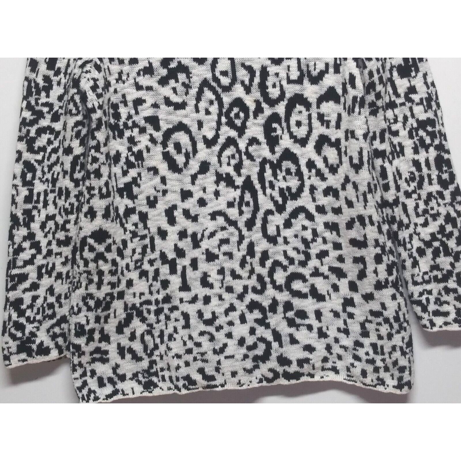 Designer Chico's sweater Leopard pattern white black Sz L/XL Size XL / US 12-14 / IT 48-50 - 4 Thumbnail