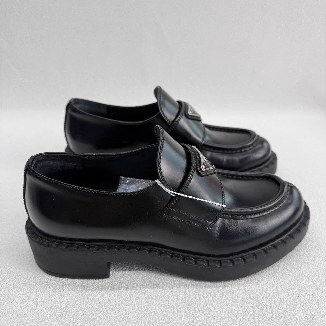 Prada PRADA Black Leather Loafers - Size 35 - Excellent Condition Size US 5 / IT 35 - 6 Thumbnail