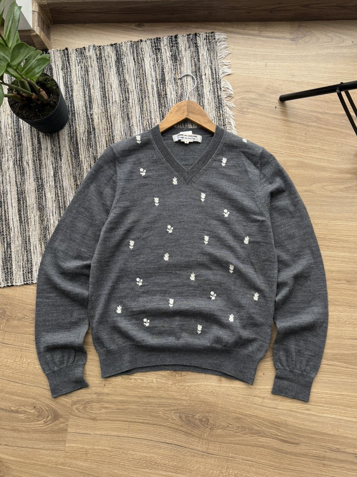 Comme des Garcons Vintage Comme Des Garcons Design Floral Sweater Women Size L / US 10 / IT 46 - 2 Thumbnail