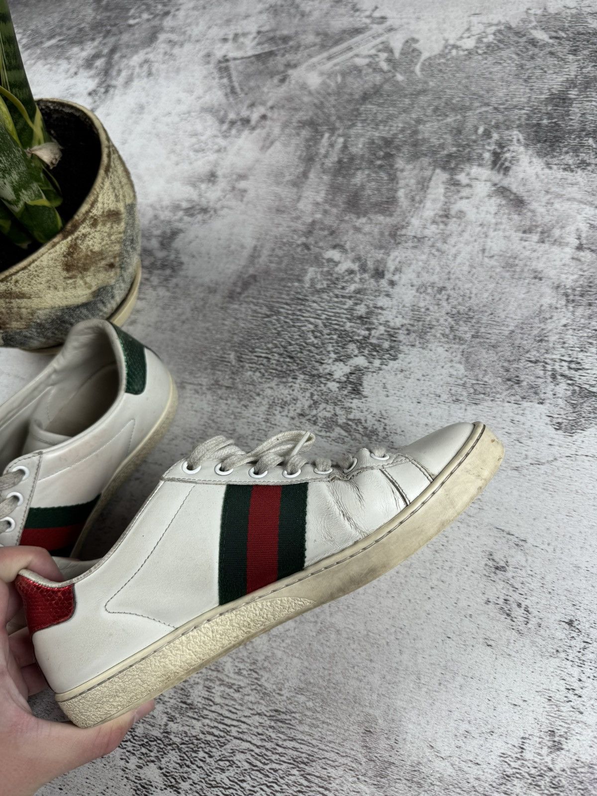 Gucci Gucci Ace Women’s US 7,5 EU 38 White Bee Casual Red Leather Low Shoes Sneakers Size US 7.5 / IT 37.5 - 10 Thumbnail