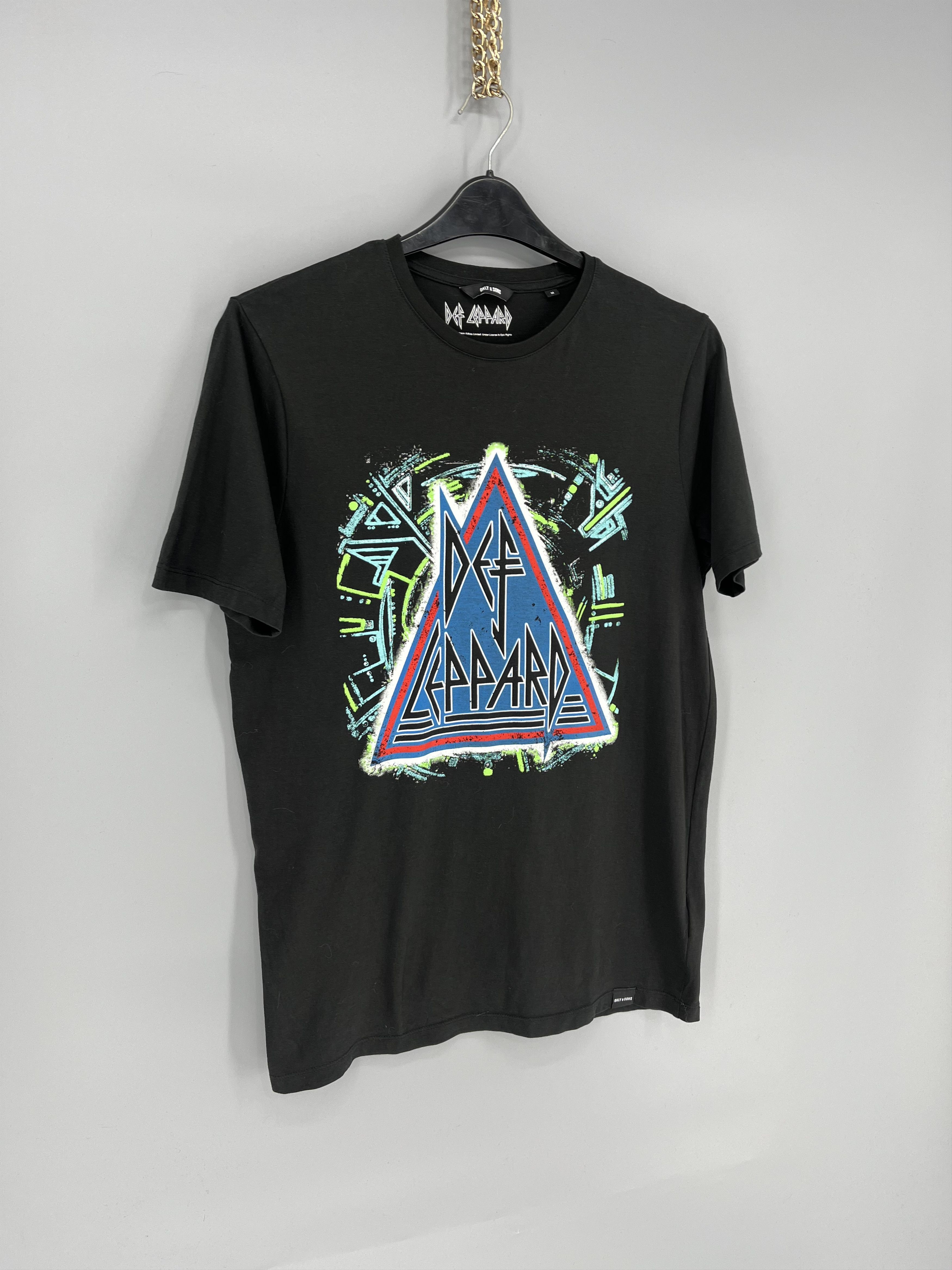 Band Tees Vintage Y2K Def Leppard Band Tee Size M Size US M / EU 48-50 / 2 - 2 Thumbnail