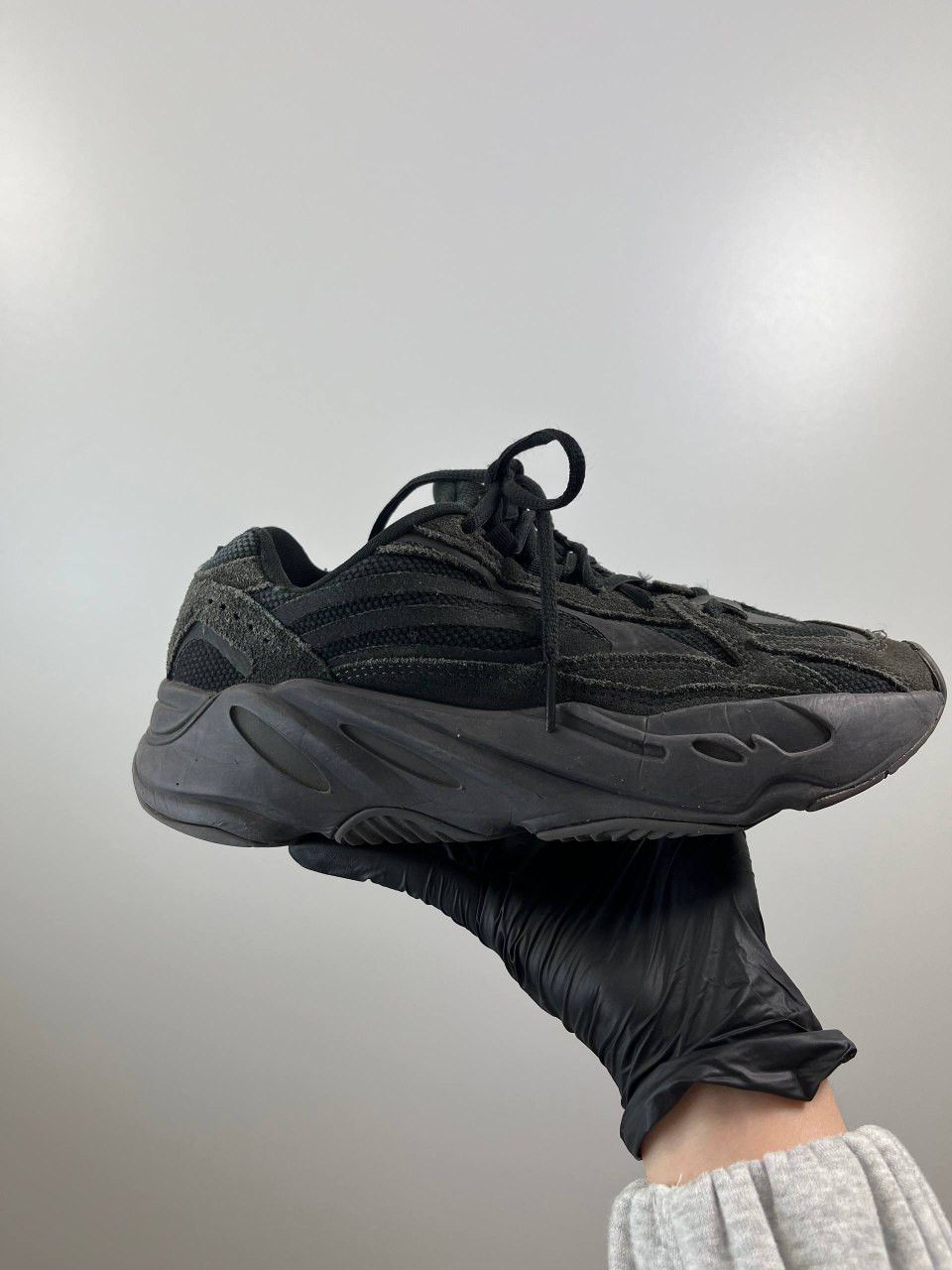 Adidas Adidas Yeezy Boost 700 V2 Vanta FU6684 Black Triple Size 5.5 Size US 5.5 / EU 38 - 2 Thumbnail