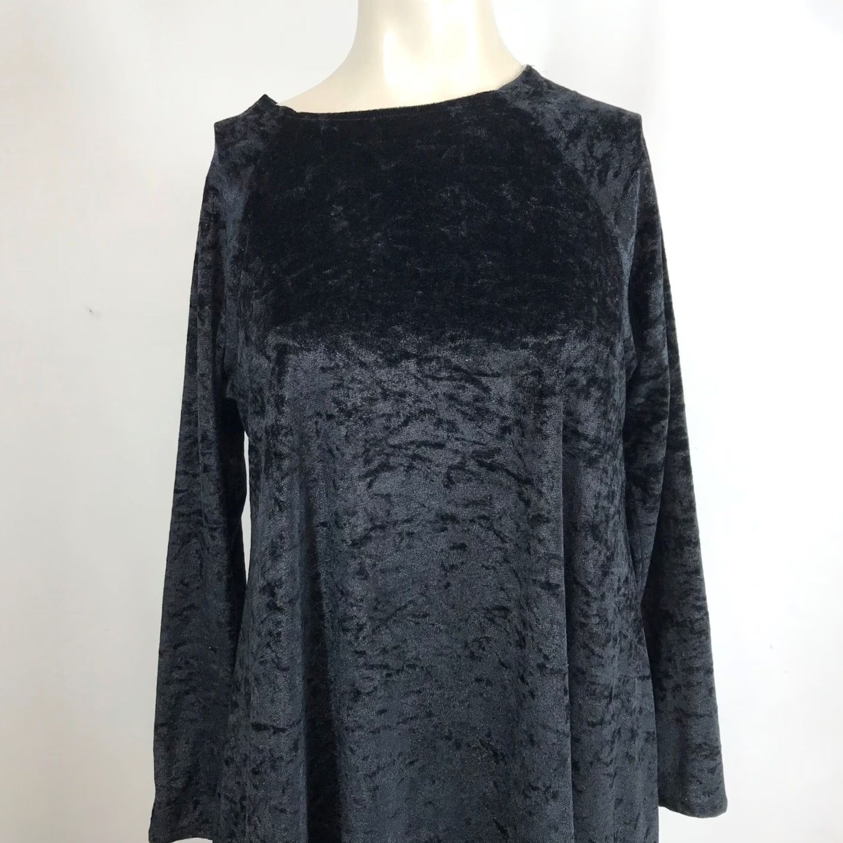 Vintage VINTAGE AVON STYLE Black Velvet Long Sleeve Dress Women Size SM Goth Witch Size S / US 4 / IT 40 - 2 Thumbnail