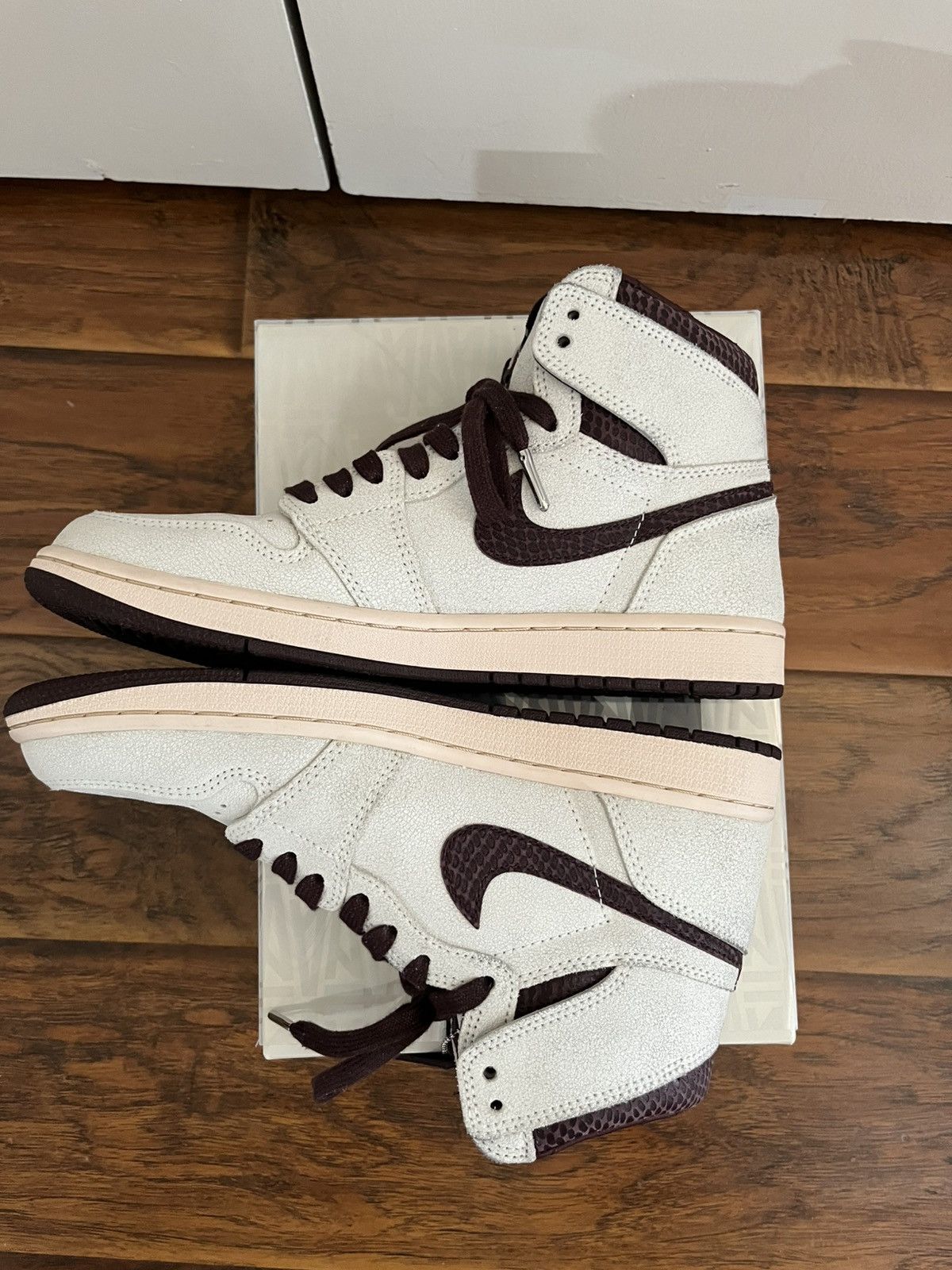 A Ma Maniere × Jordan Brand A Ma Maniere x Jordan 1 High Size US 9 / EU 42 - 5 Thumbnail