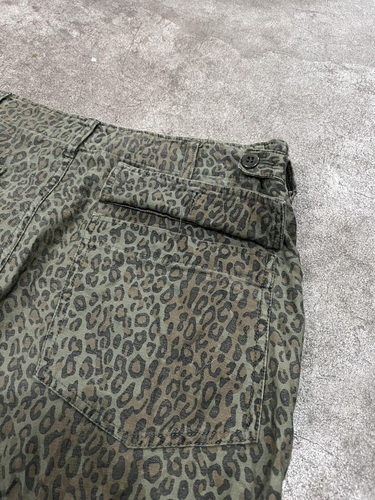 Nepenthes Nephentes By Nephentes (Needles) Leopard Print Shorts Size US 37 - 7 Thumbnail