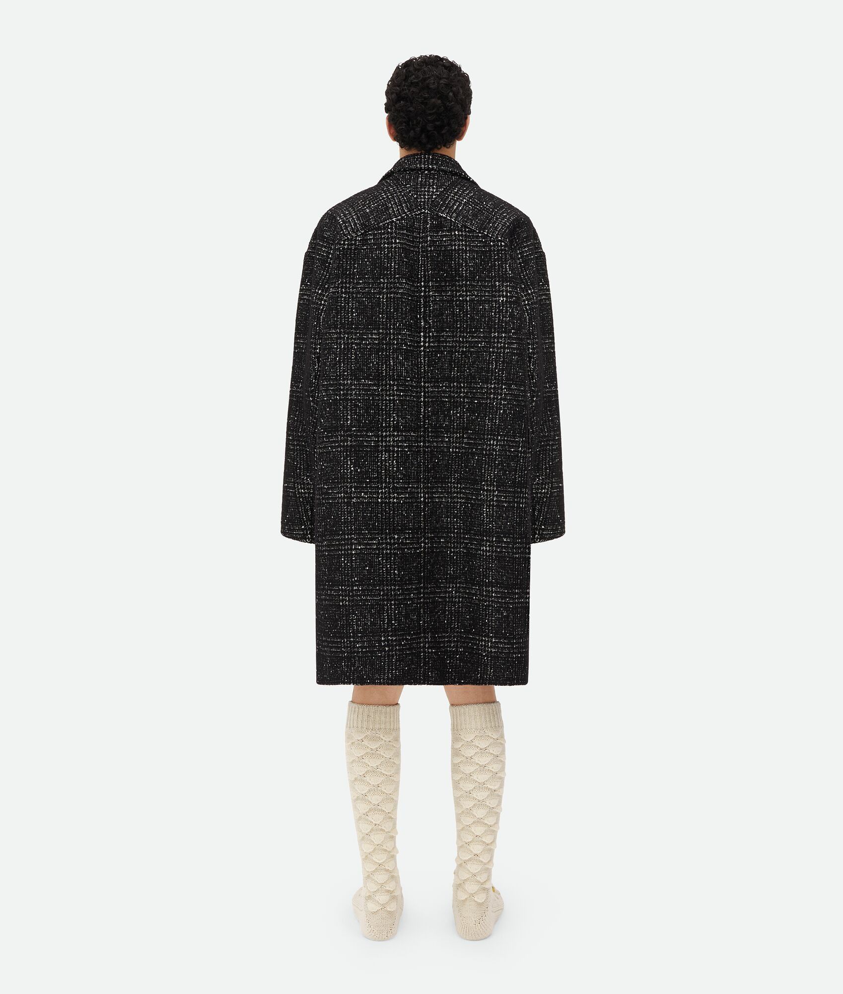 Bottega Veneta o1w1db10825 Wool Checked Alpaca Kimono Coat in Black/White Size US L / EU 52-54 / 3 - 3 Thumbnail