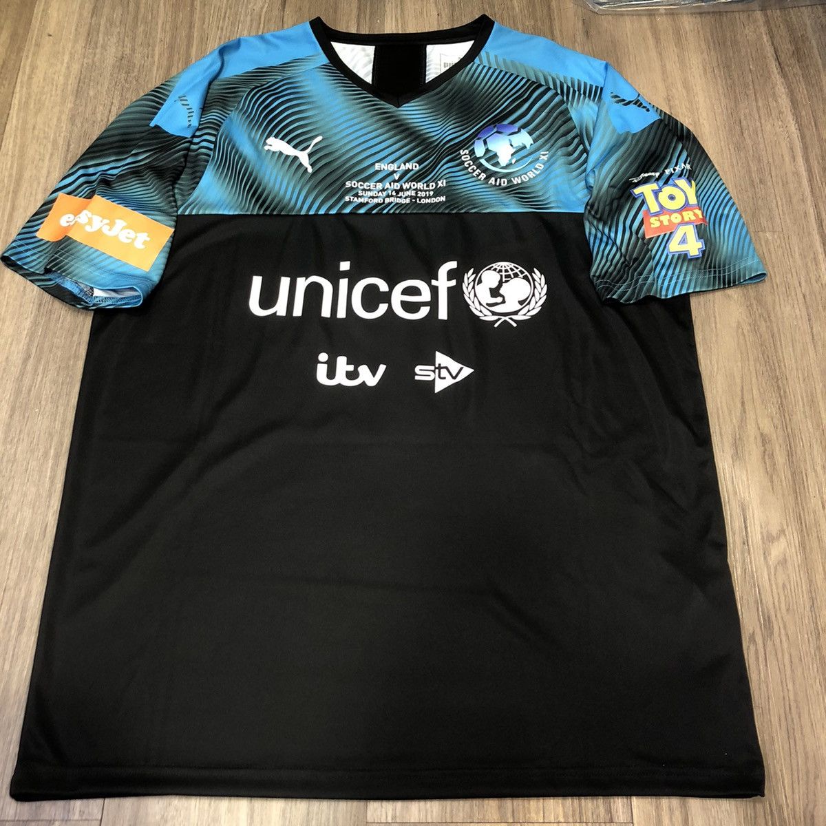 Puma Soccer Aid world Xl 2019 jersey #7 Cantona Size US L / EU 52-54 / 3 - 1 Thumbnail