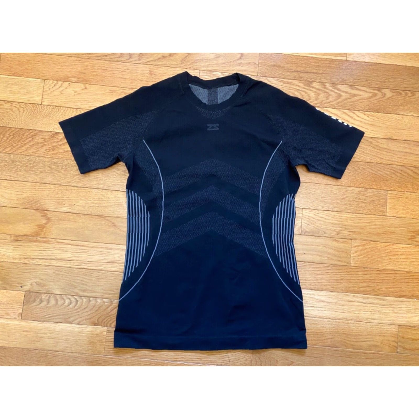 Vintage Zensah Mens Seamless Short Sleeve Running Shirt sz M Athletic Compression Shirt Size US M / EU 48-50 / 2 - 2 Thumbnail