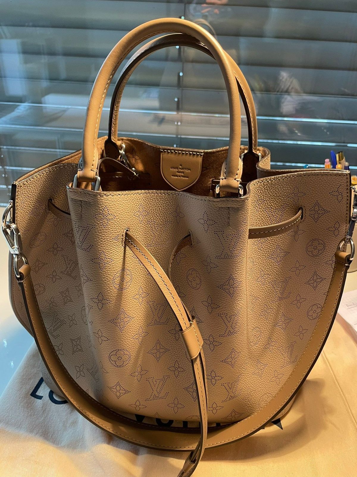 Louis Vuitton Louis Vuitton Monogram Mahina Galet Size ONE SIZE - 1 Thumbnail