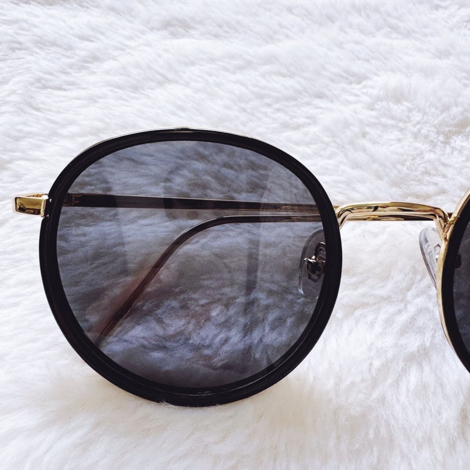 Other Debra Black w/ Gold Rim Round Sunglasses Size ONE SIZE - 2 Thumbnail