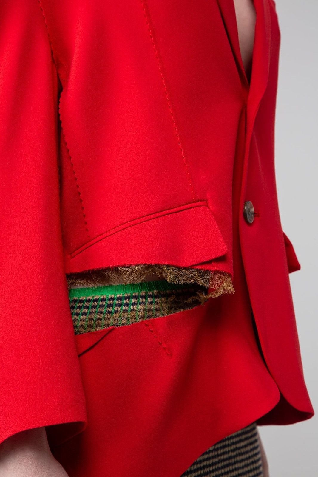 Undercover (Sz 1) $1,140 Silk Acetate Split Deconstructed Red Blazer Size S / US 4 / IT 40 - 8 Thumbnail