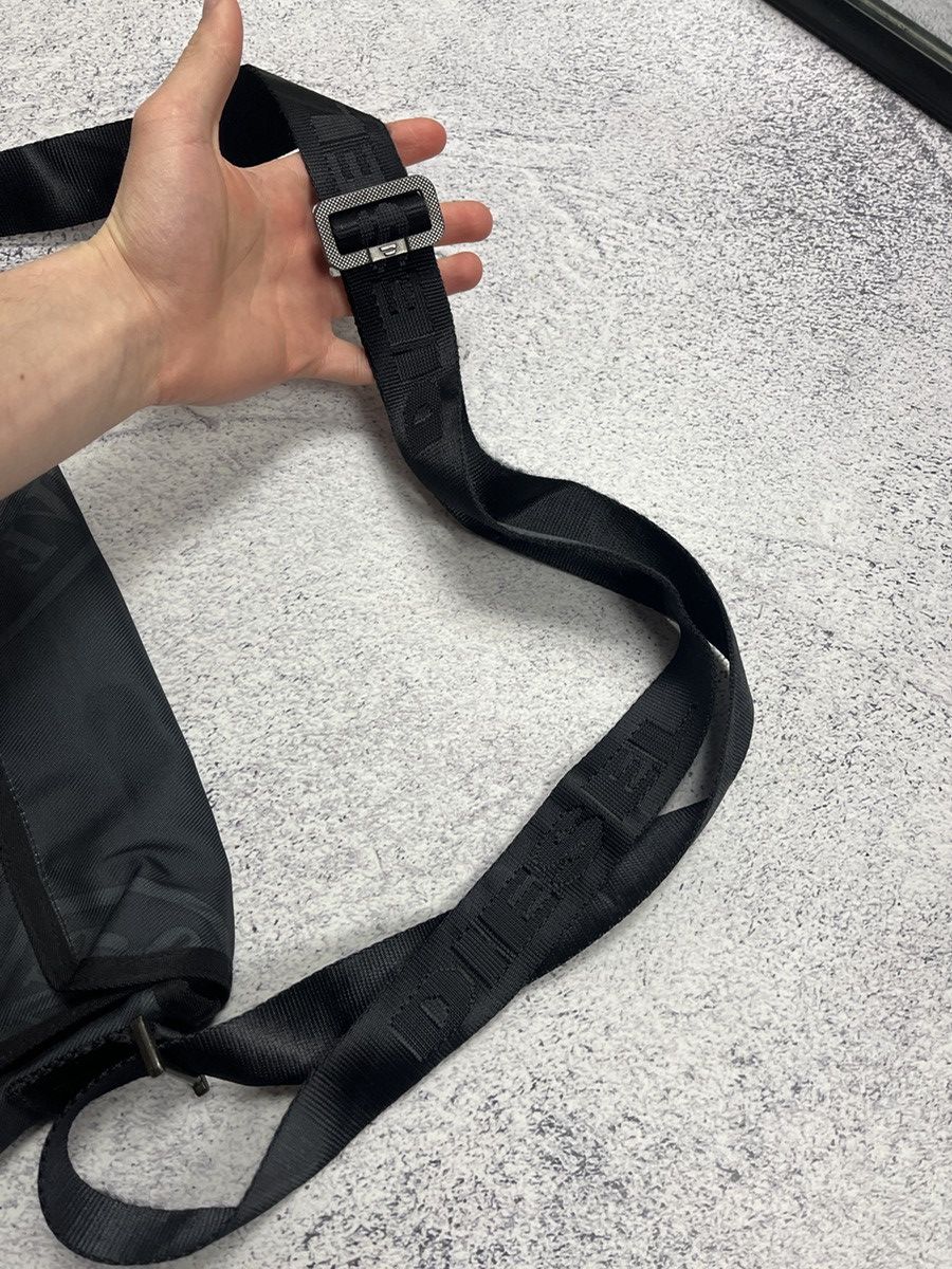 Diesel × Vintage Vintage Diesel Big Logo Messenger Crossbody Bag Hype Y2K Size ONE SIZE - 16 Thumbnail