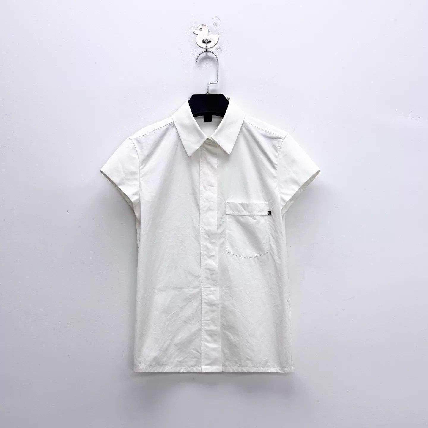 Louis Vuitton Louis Vuitton White 3-Flower Logo Pocket Short Vest 36 Size XS / US 0-2 / IT 36-38 - 1 Thumbnail