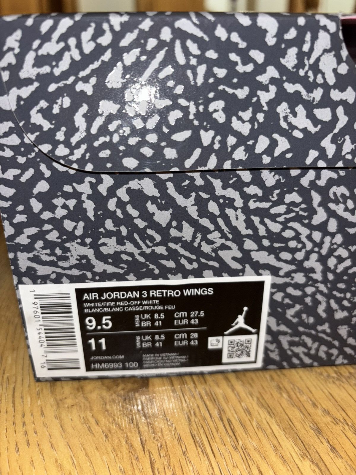 Jordan Brand Air Jordan 3 Retro “Wings” Size US 9.5 / EU 42-43 - 6 Thumbnail