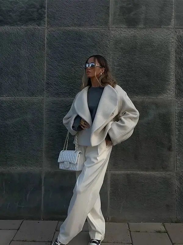 Japanese Brand × Vintage Women White Woolen Cropped Top Jacket V Neck Size ONE SIZE - 4 Thumbnail