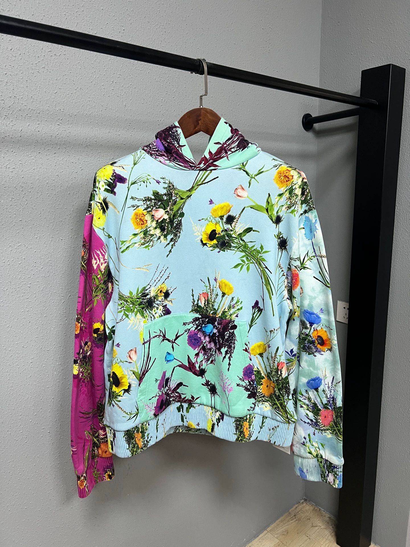 Louis Vuitton Louis Vuitton Floral Hoodie Size L / US 10 / IT 46 - 1 Thumbnail
