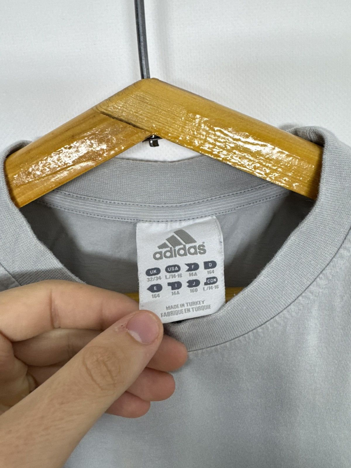 Adidas Vintage Adidas Big Logo T-Shirt 90’s Size US S / EU 44-46 / 1 - 9 Thumbnail