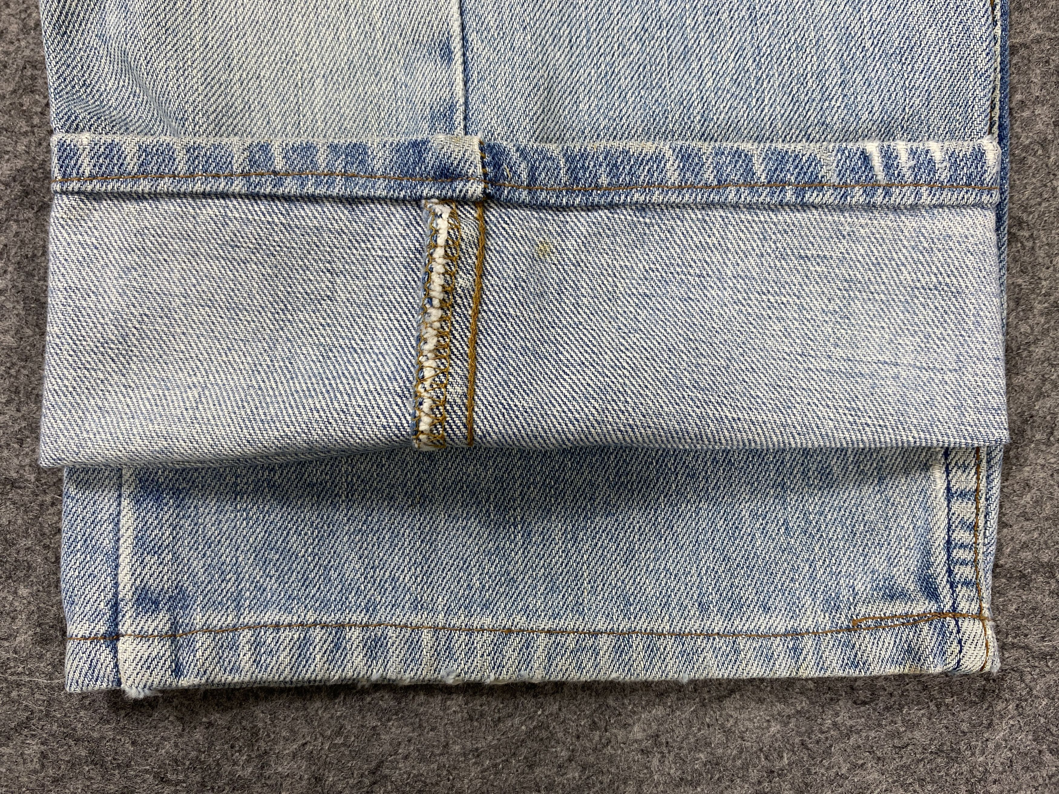 Vintage Light Blue Wash Vintage Levi's Jeans 33x29 Denim -JN2163 Size US 33 - 10 Thumbnail