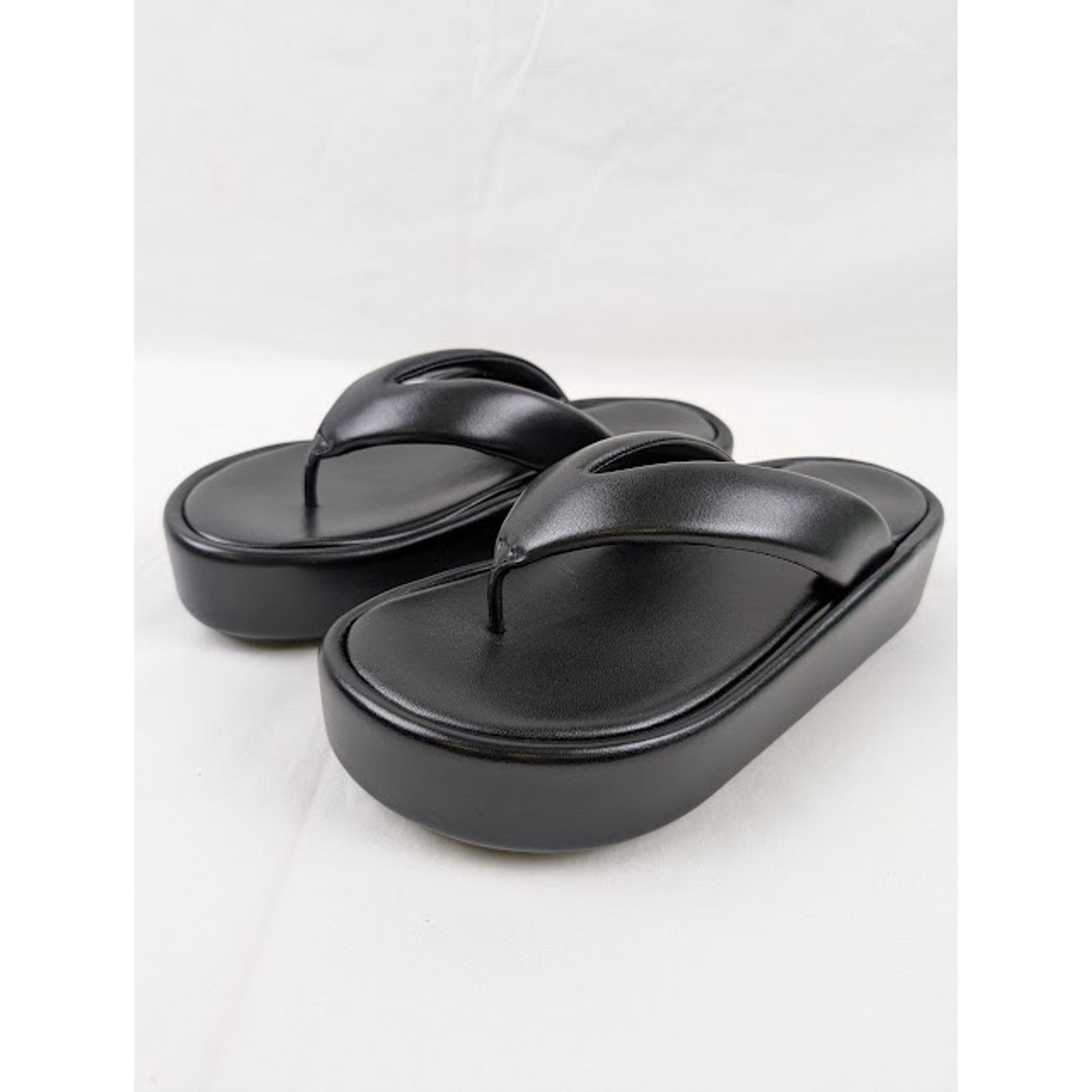 Balenciaga o1rshd1 Smooth Nappa/ Logo Slides in Black/White 38 Size US 8 / IT 38 - 10 Thumbnail