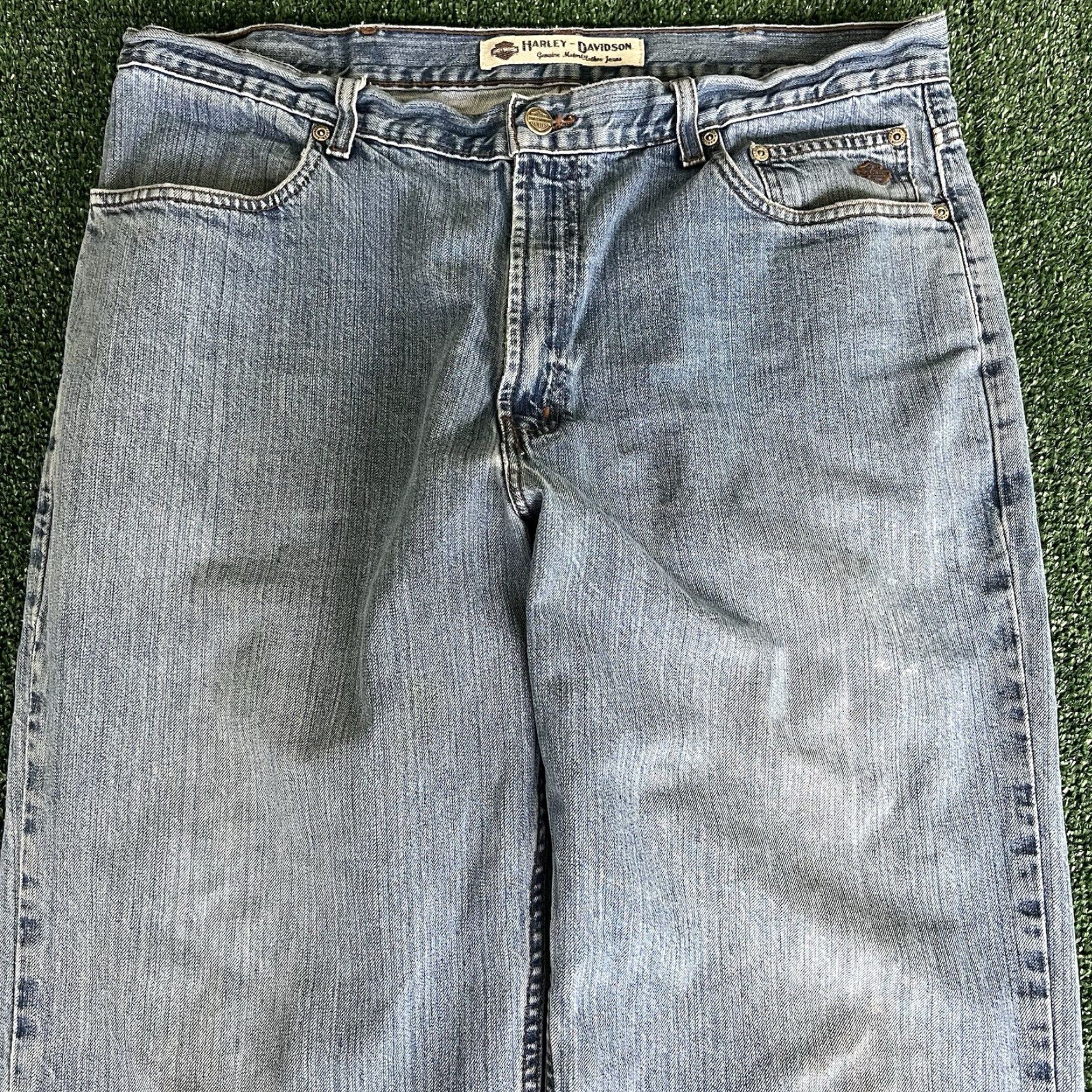 Harley Davidson VINTAGE Harley-Davidson Jeans Straight Leg Light Blue 39x31 Mens Denim Distressed 5-Pocket Biker Grunge 90s USA Men Size US 39 - 7 Thumbnail