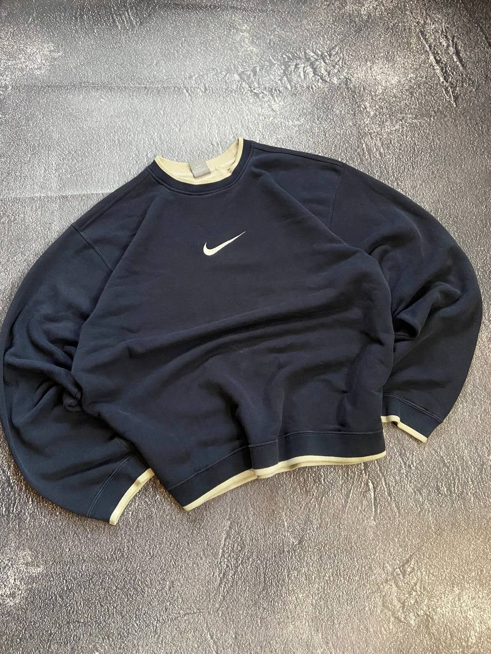 Nike Vintage Nike Y2K distressed sweatshirt Size US L / EU 52-54 / 3 - 1 Thumbnail
