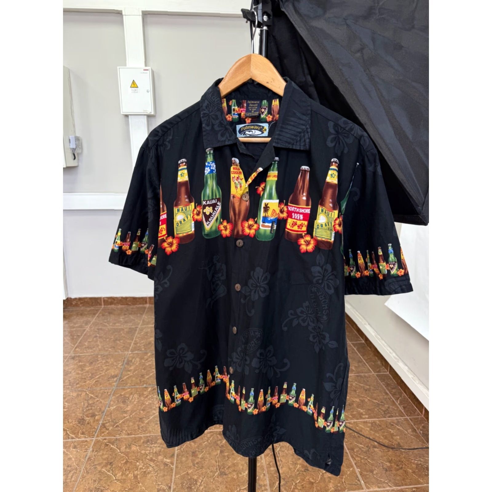 Vintage VINTAGE Palmwave Beer shirt 90s T-Shirt Mens M/L Black 58 cm 77 cm Super Rare Pulsed Vintage Palwave 90s Theme Handcrafted Buttons Size US L / EU 52-54 / 3 - 2 Thumbnail
