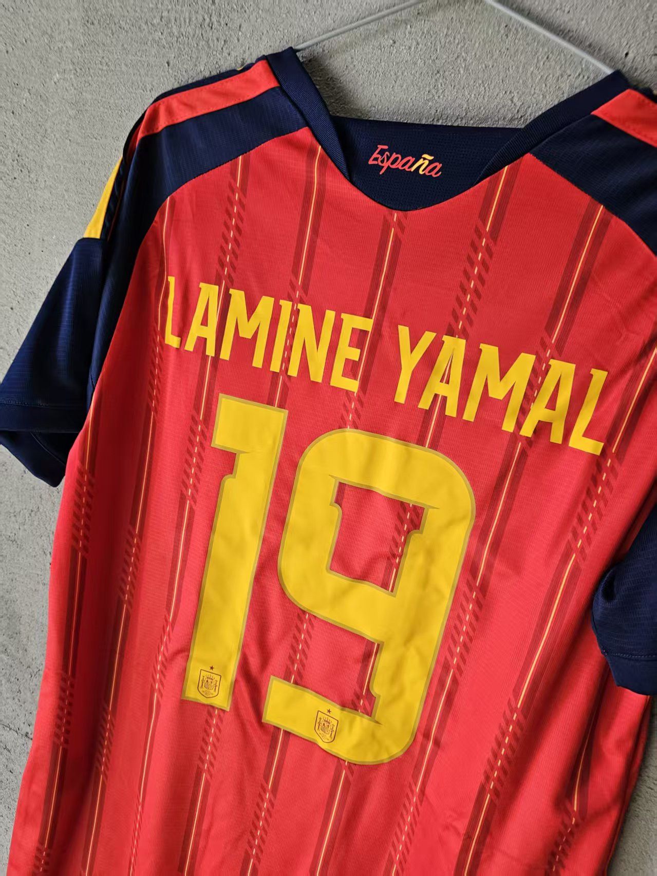Nike 2025 26 Spain Lamine Yamal Jersey Home Size US L / EU 52-54 / 3 - 5 Thumbnail