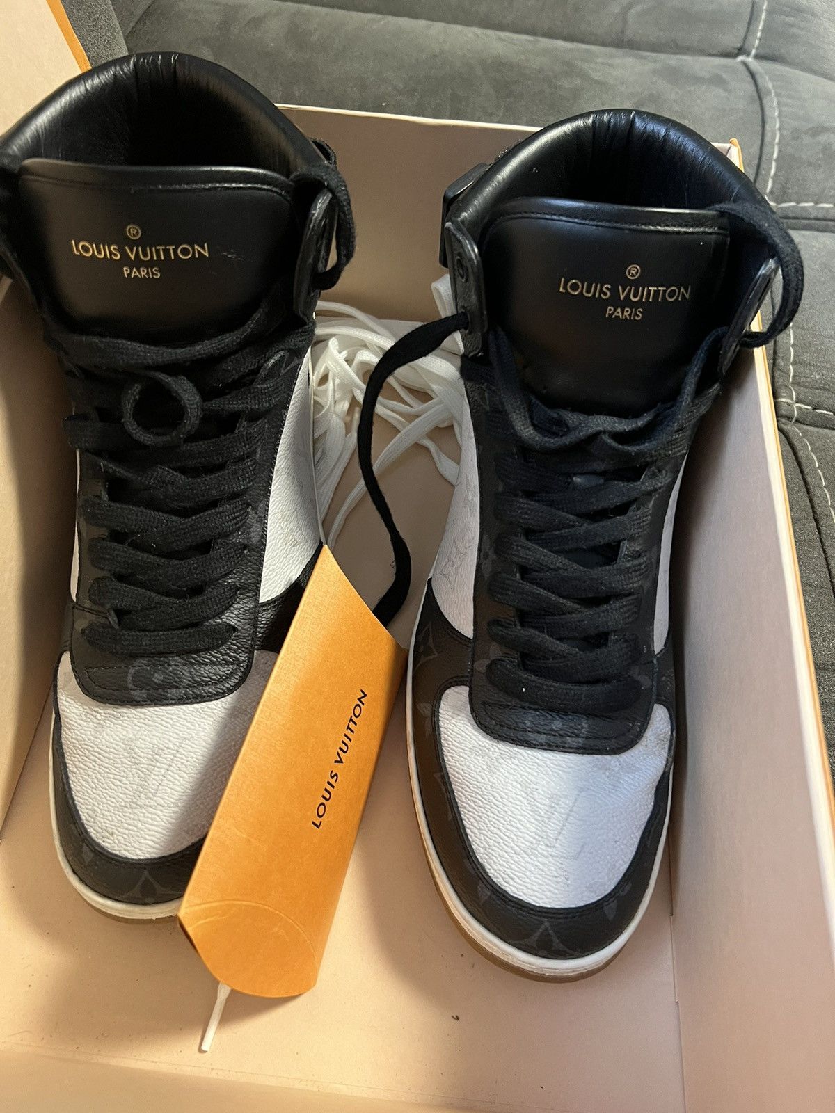Louis Vuitton Men’s Louis Vuitton Rivoli Sneakers Size US 10 / EU 43 - 5 Thumbnail
