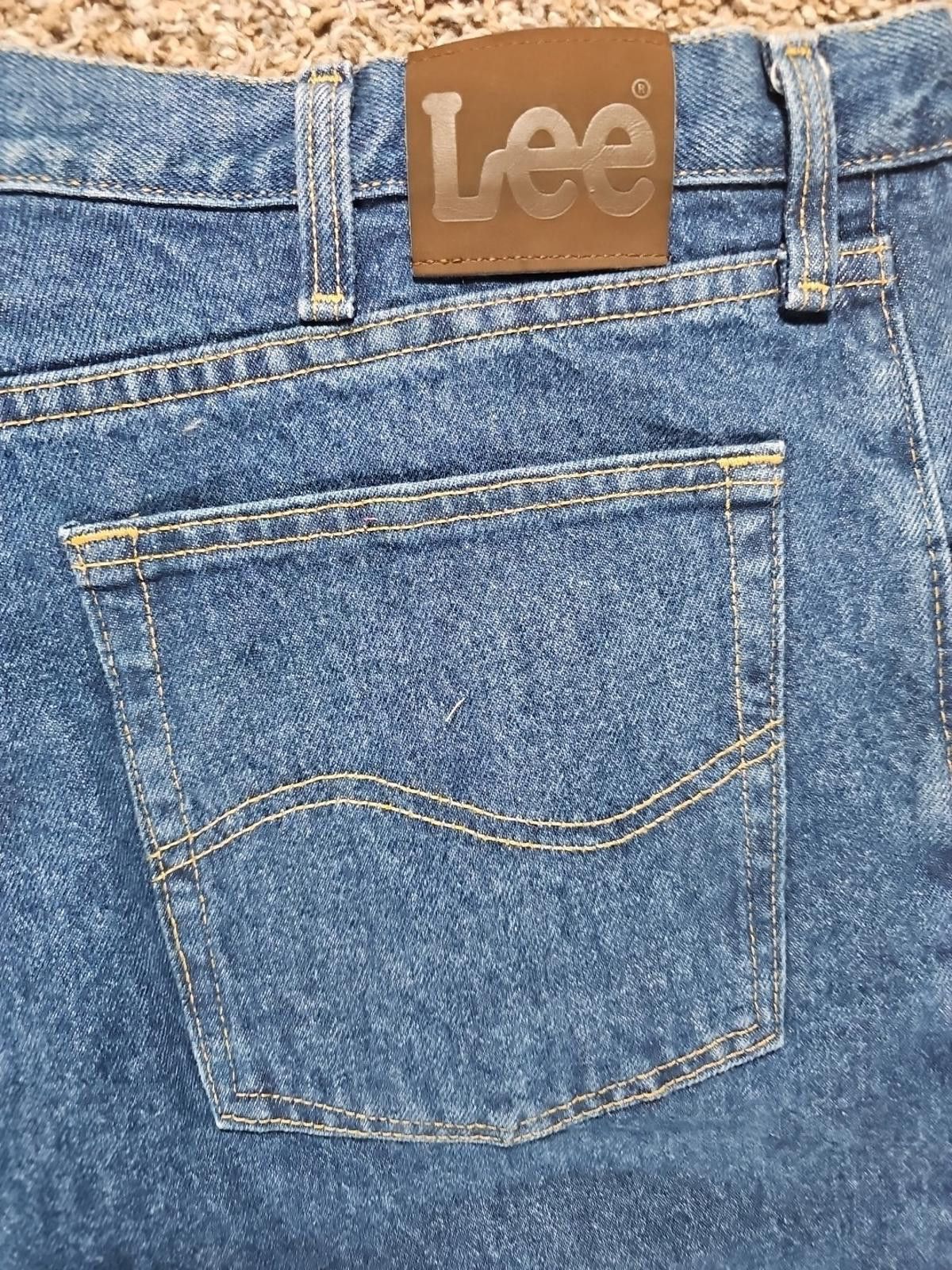 Lee Lee Regular Fit Straight Leg Medium wash Denim Jeans 44x30 Size US 44 / EU 60 - 7 Thumbnail