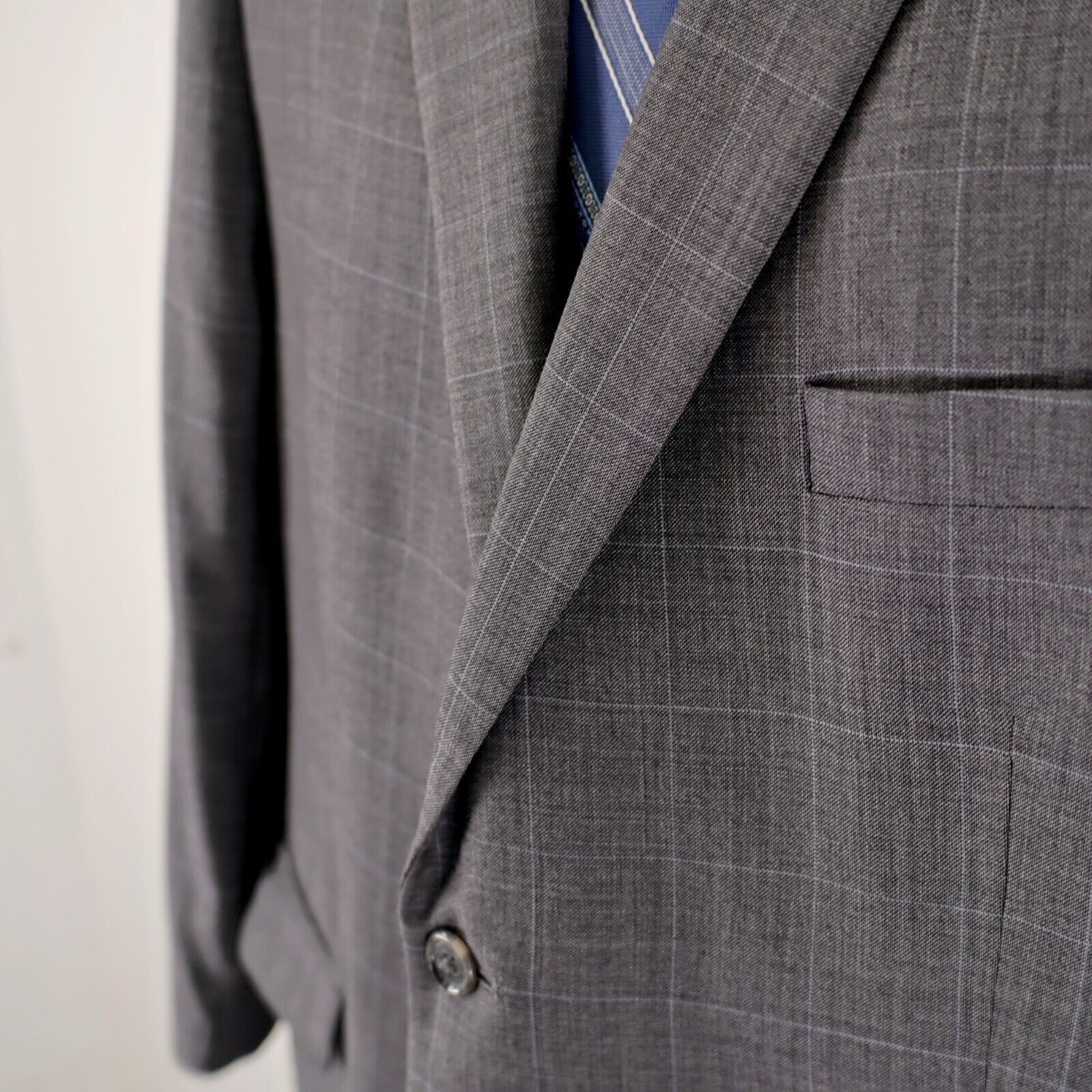 Jos. A. Bank Jos A Bank Signature Tailored Fit Wool 2 Button 2 Piece Suit Size 44R - 5 Thumbnail