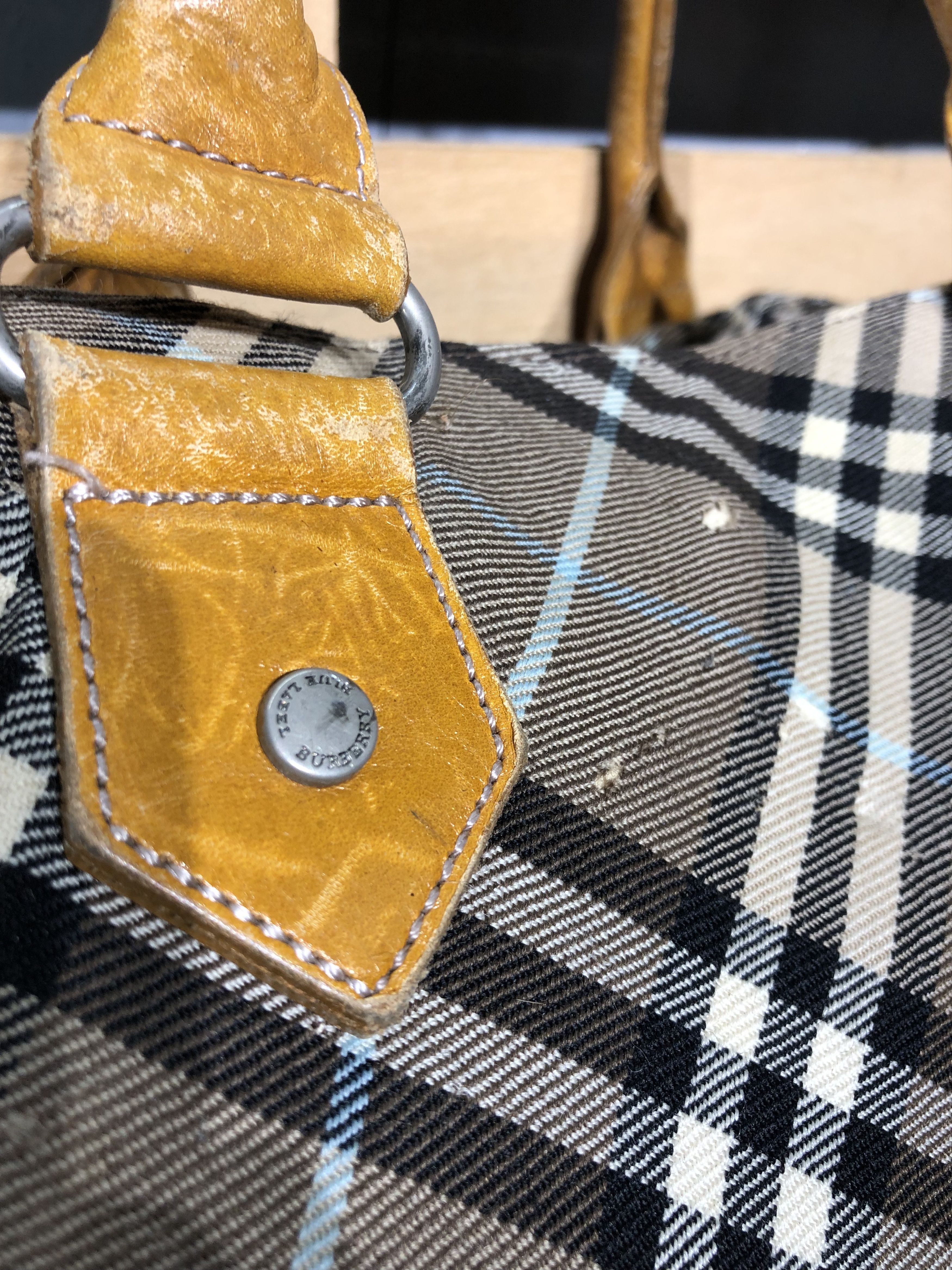 Burberry Authentic Burberry Style Haandcarry Bag Size ONE SIZE - 6 Thumbnail