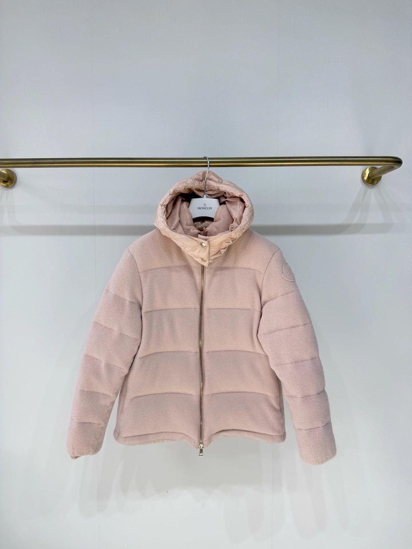 Moncler Moncler Arimi detachable hood white down coat 2 Size XS / US 0-2 / IT 36-38 - 1 Thumbnail
