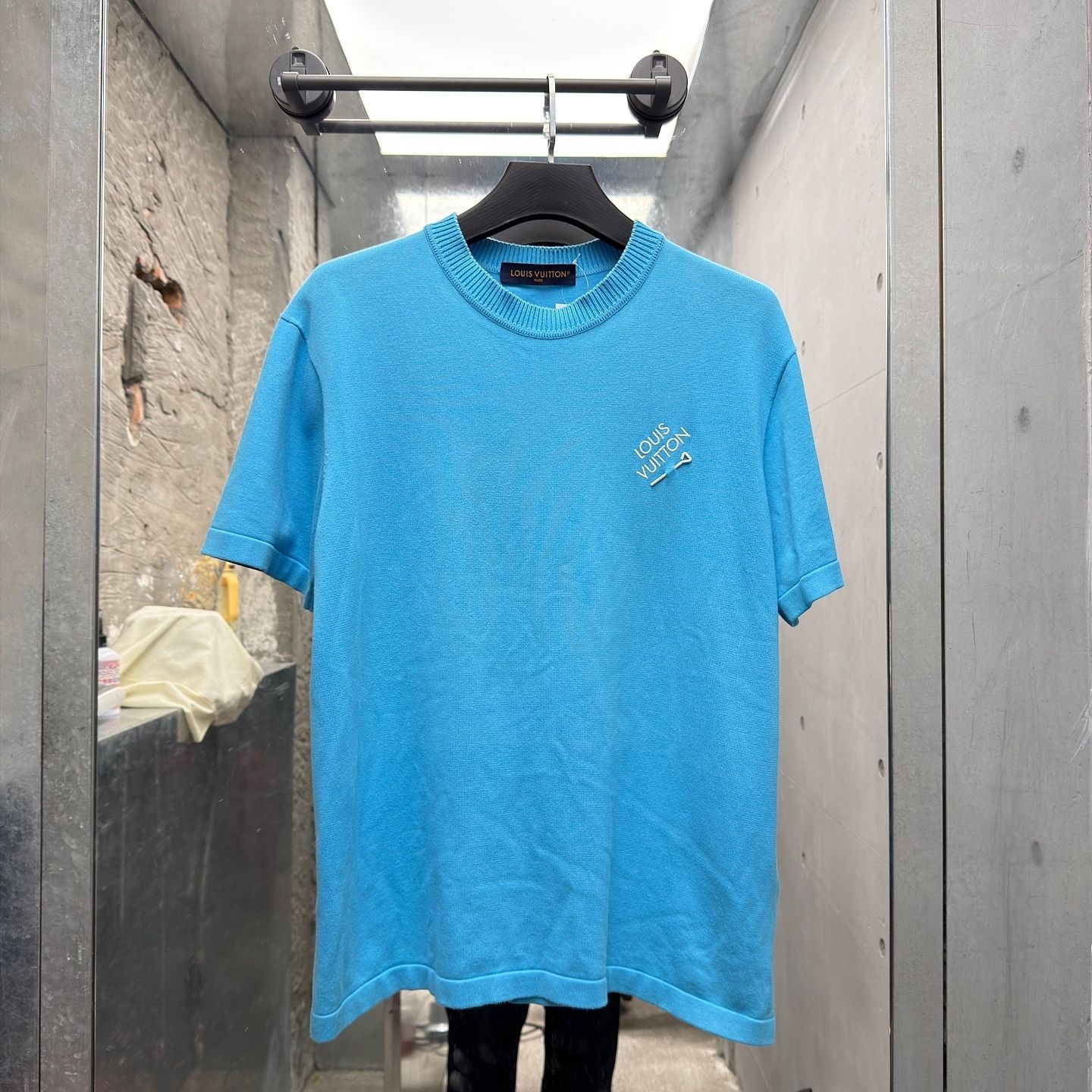 Louis Vuitton Louis Vuitton Logo Embroidered T-Shirt Blue Size L Size US L / EU 52-54 / 3 - 1 Thumbnail