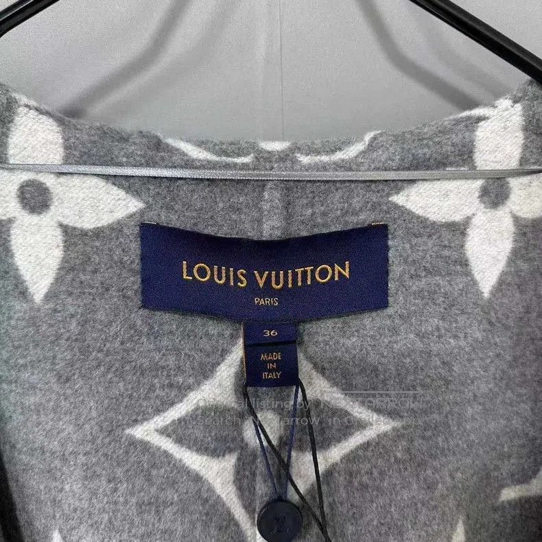 Louis Vuitton Louis Vuitton Monogram Robe Coat. Size US XS / EU 42 / 0 - 7 Thumbnail