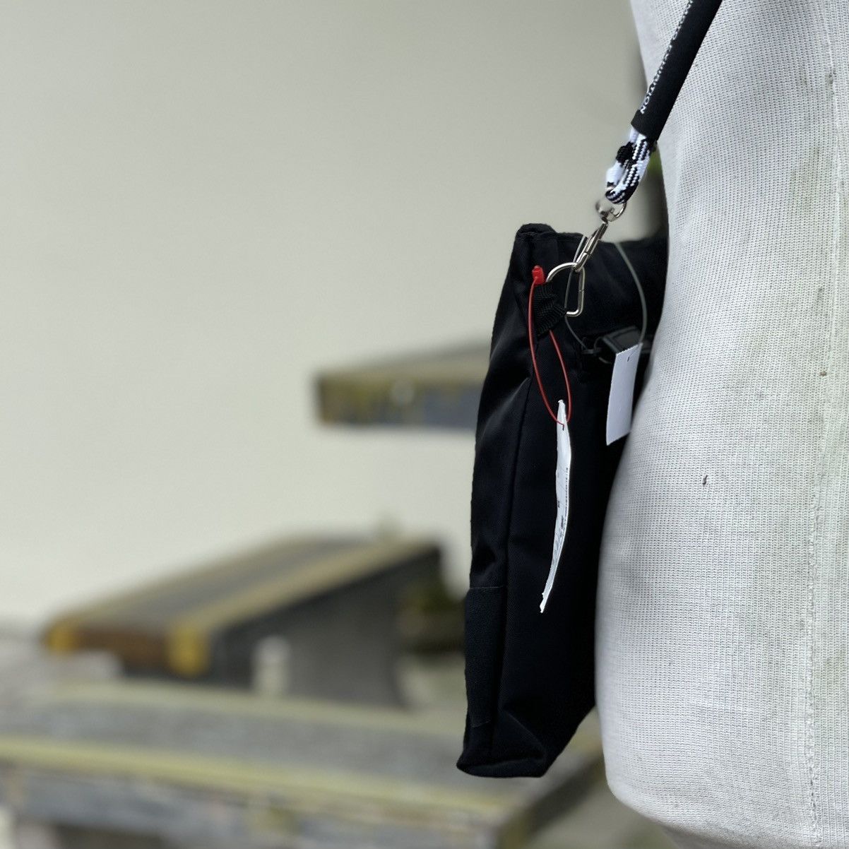 Ato Matsumoto × Japanese Brand PERSPECTIVE BY JUN MATSUMOTO EXHIBITION SLING BAG/SACOCHE Size ONE SIZE - 2 Thumbnail