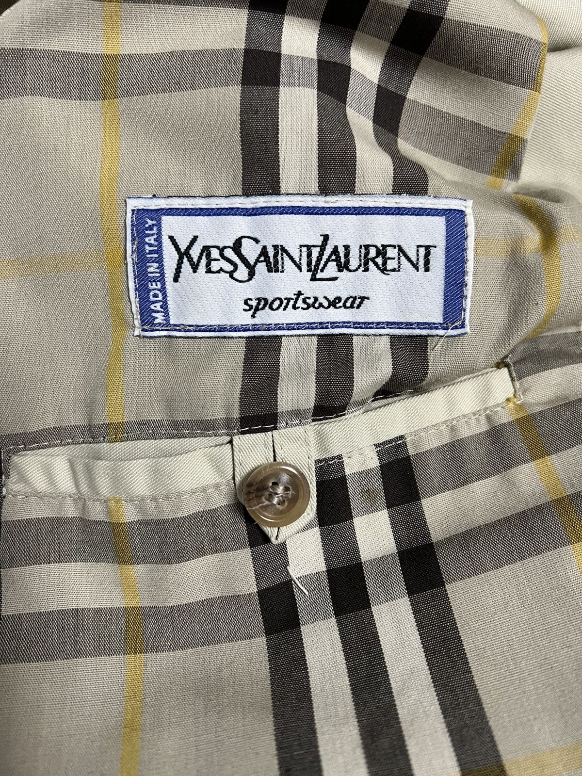 Yves Saint Laurent Yves saint laurent trench coat L/XL beige Size US XL / EU 56 / 4 - 2 Thumbnail