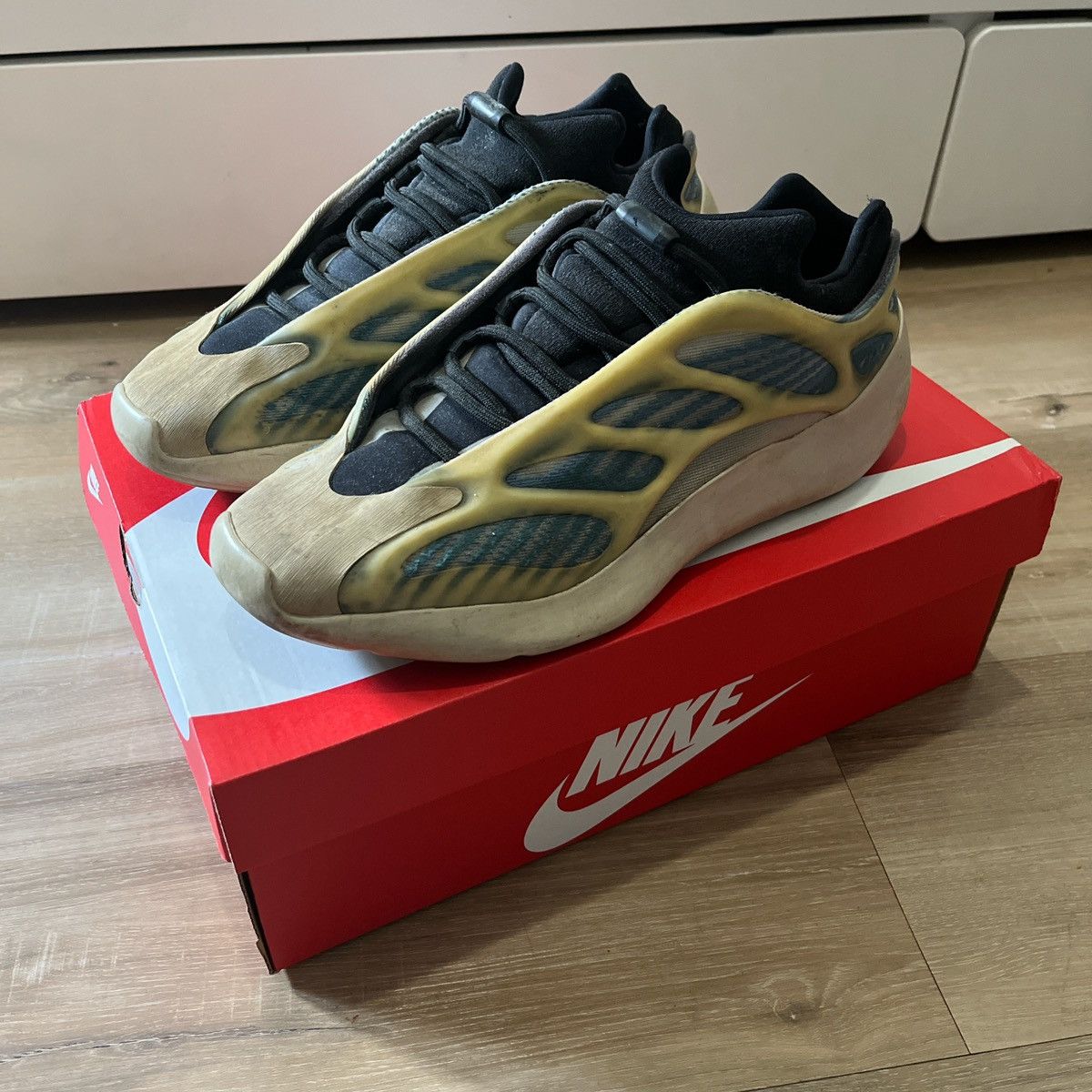 Yeezy 700 V3 “Kyanite” SIZE M