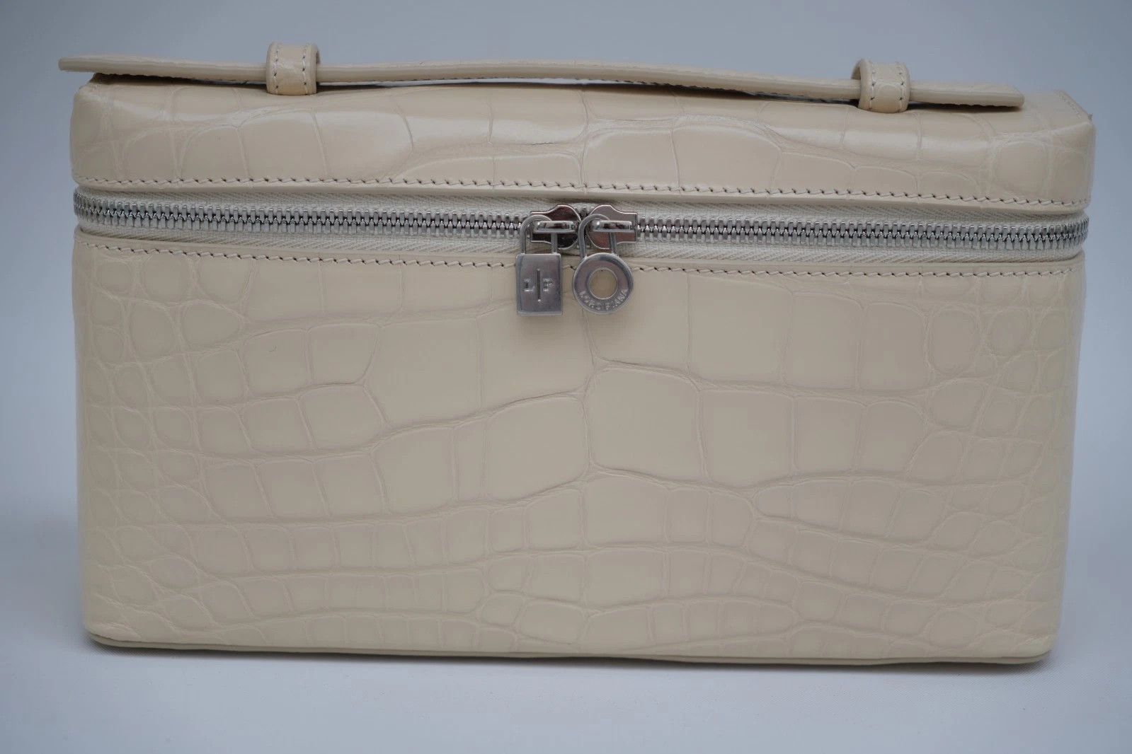 Loro Piana Super Rare Loro Piana Extra Pocket L19 Leather Size ONE SIZE - 2 Thumbnail