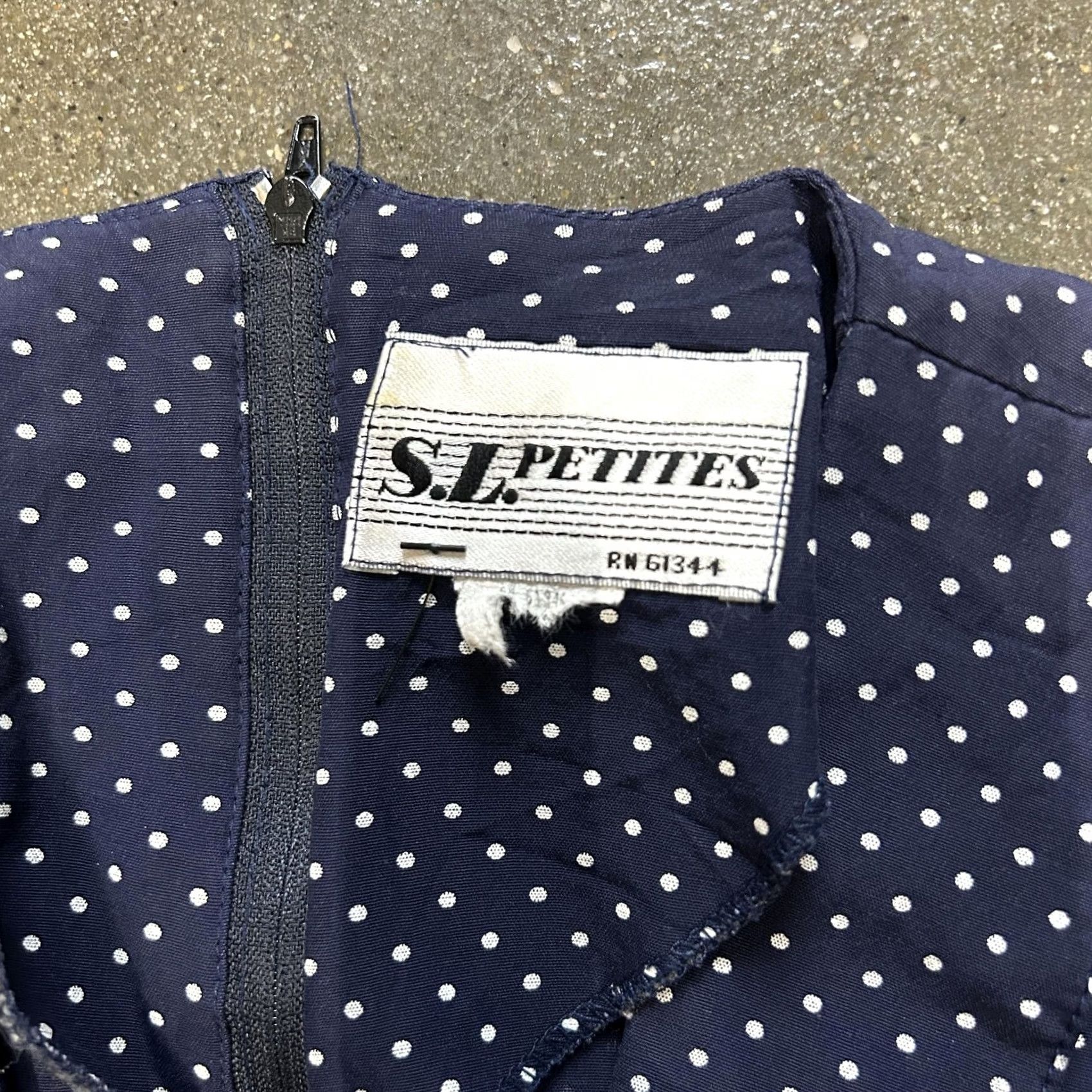 Vintage VINTAGE S.L. Petites Dress Womens Petite Small Navy White Polka Dot V Neck 80s Size M / US 6-8 / IT 42-44 - 3 Thumbnail