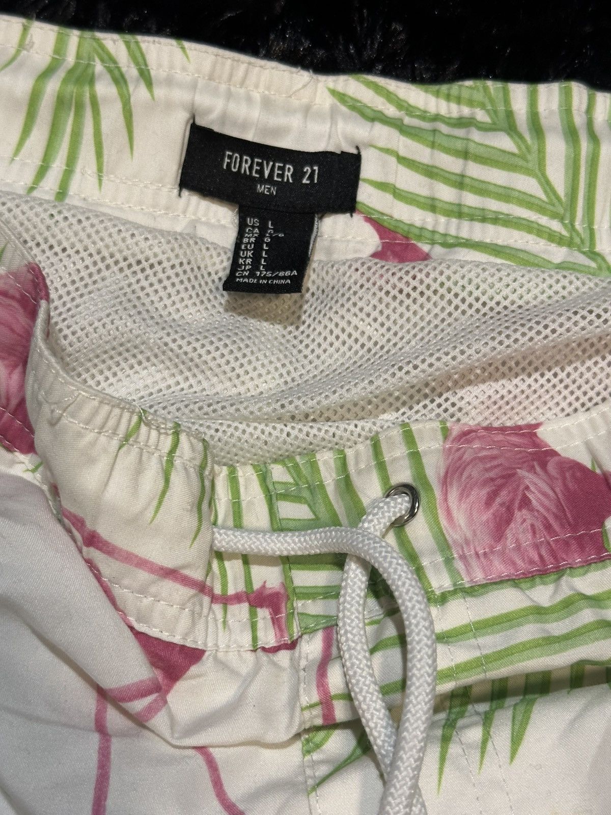 Forever 21 Flamingo Swimming Shorts Size US 34 / EU 50 - 2 Thumbnail
