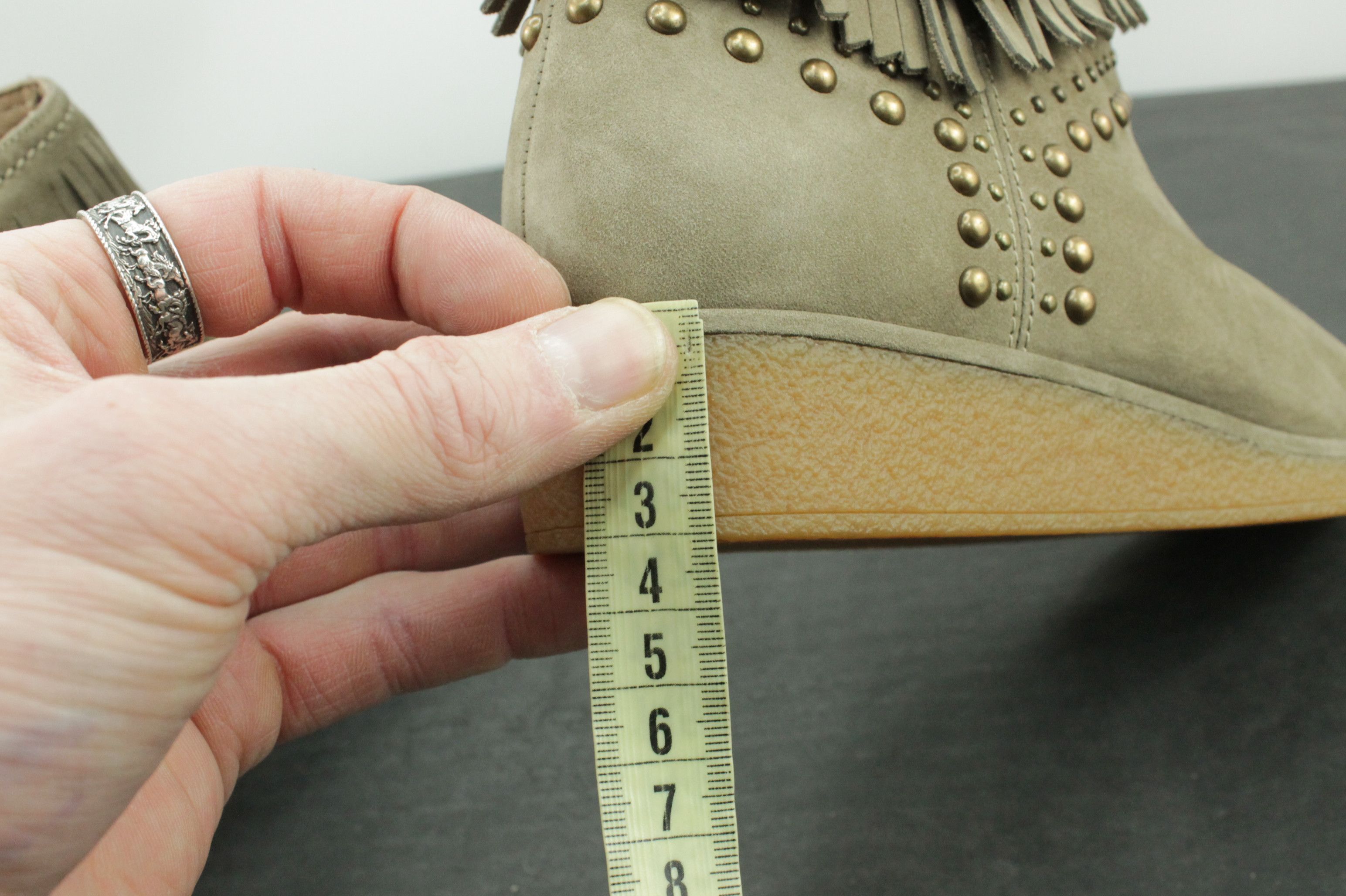 Ugg UGG Australia ARIANE FRINGE Sahara Booties ANKLE Nubuck Size US 5 / IT 35 - 10 Thumbnail