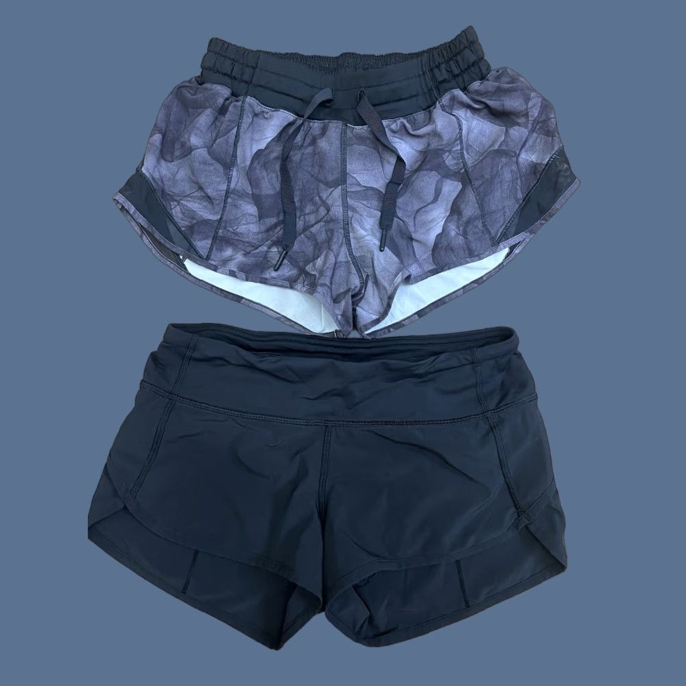 Lululemon VINTAGE Lululemon Hotty Hot Short & Speed Short Women 4 Black Short(s) 3” Inseam 2.5”–3” Printed Black Built-in Lined Womens Size 27" / US 4 / IT 40 - 1 Thumbnail