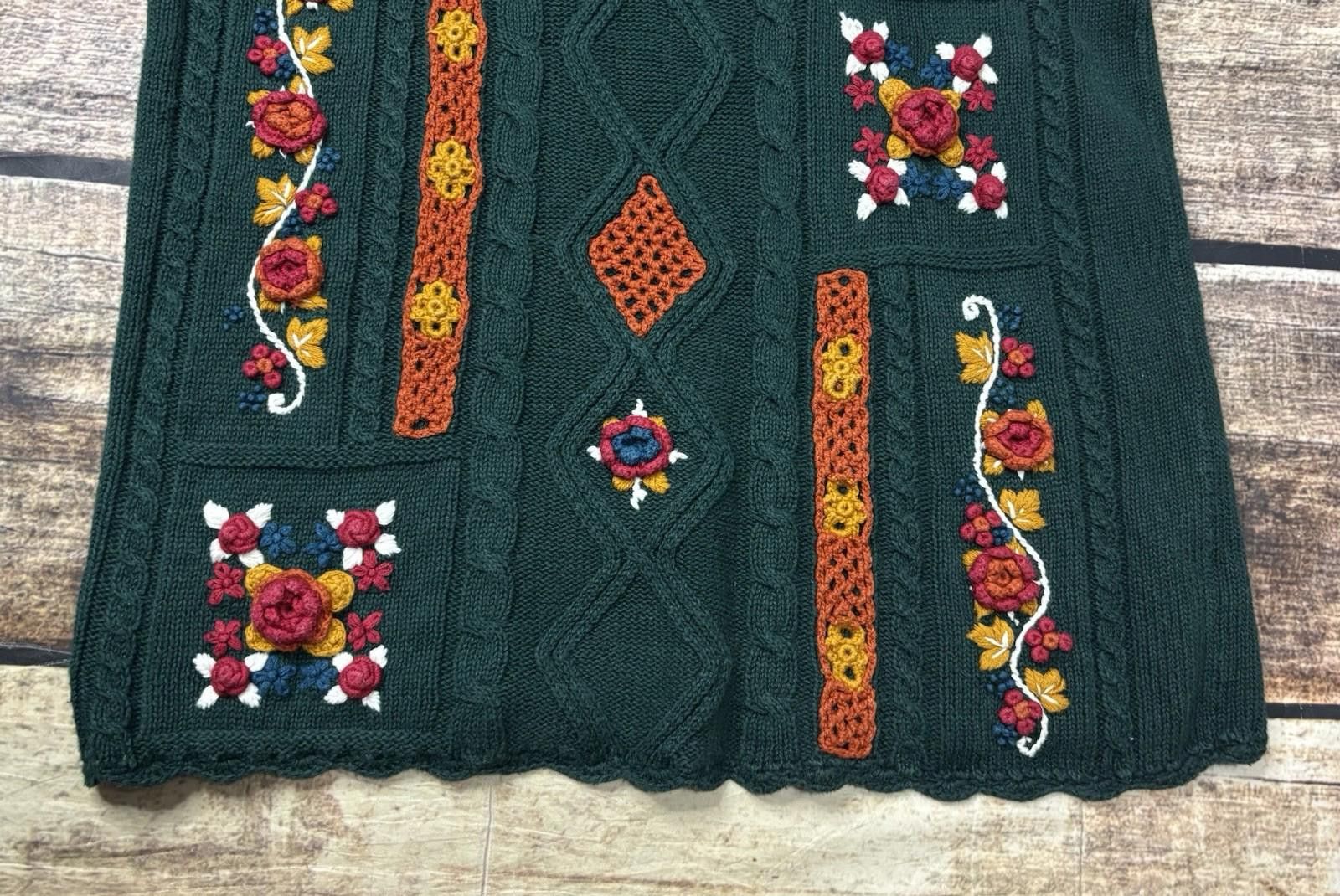 The Unbranded Brand VTG Sweater Womens Medium 3D Floral Cable Knit Green Cotton Size M / US 6-8 / IT 42-44 - 6 Thumbnail