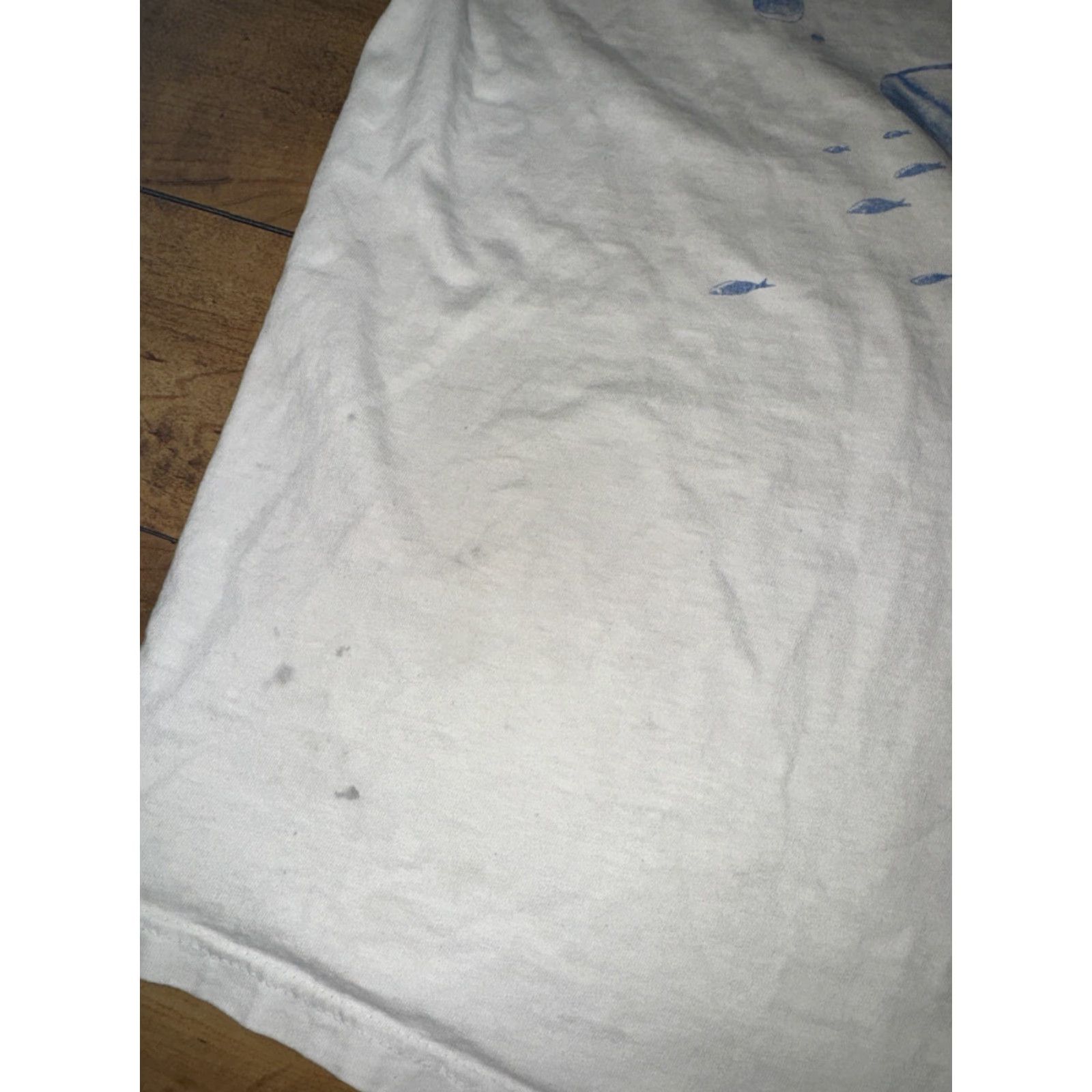 Vintage VINTAGE Dolphin T-Shirt Mens XL White 23X27 Distressed Y2K Dolphin White T-Shirt 23X27 LX? Size US XL / EU 56 / 4 - 3 Thumbnail