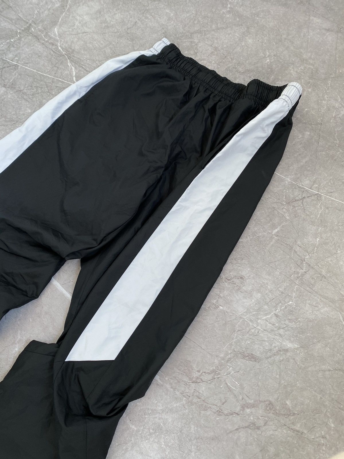 Nike Vintage Y2K Nike Nylon Baggy Drill Swoosh Oversized Pants Size US 31 - 8 Thumbnail