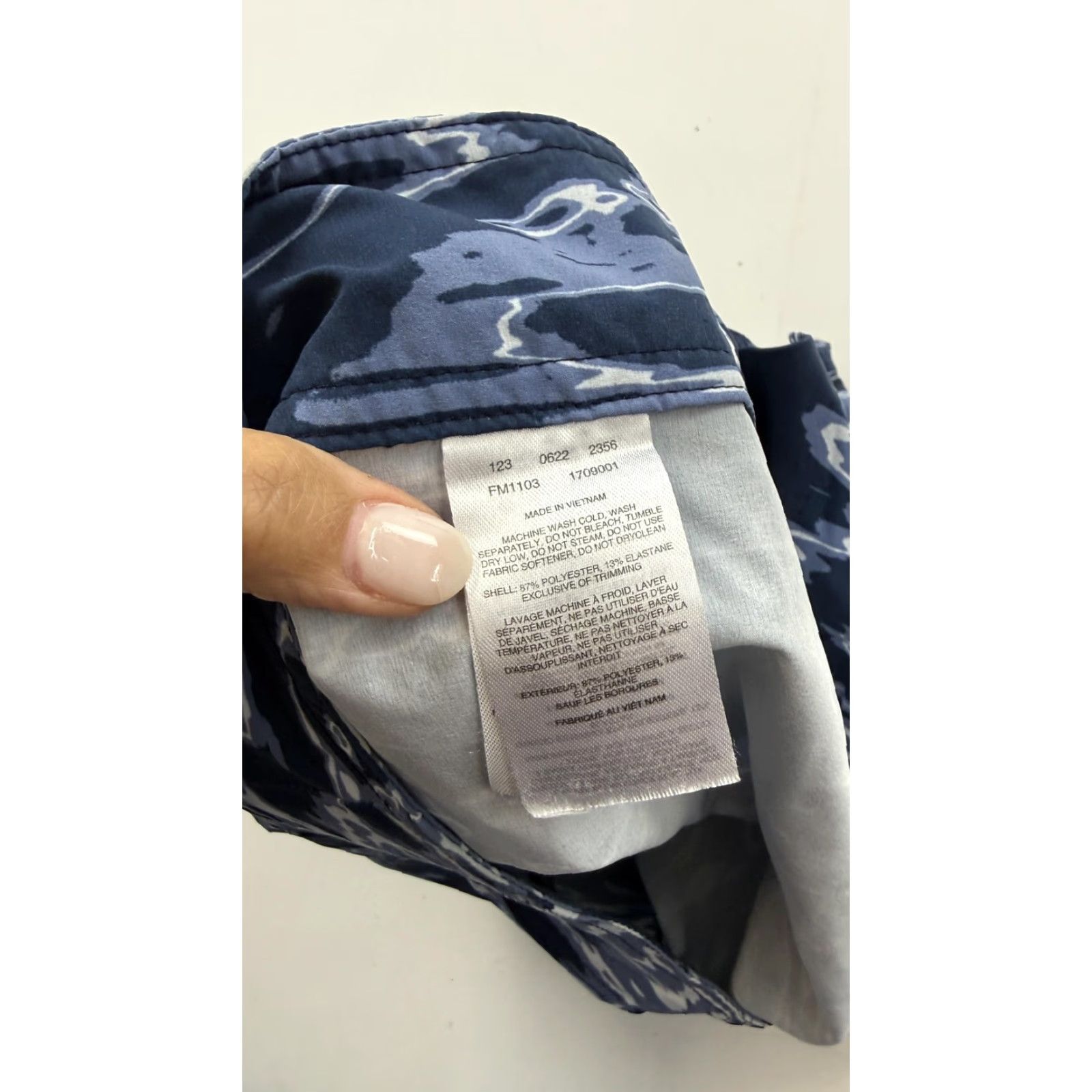 Vintage Columbia PFG Board Shorts Mens 38 Blue Camo Water Print Fishing Trunks 9 Inseam Size US 38 / EU 54 - 5 Thumbnail