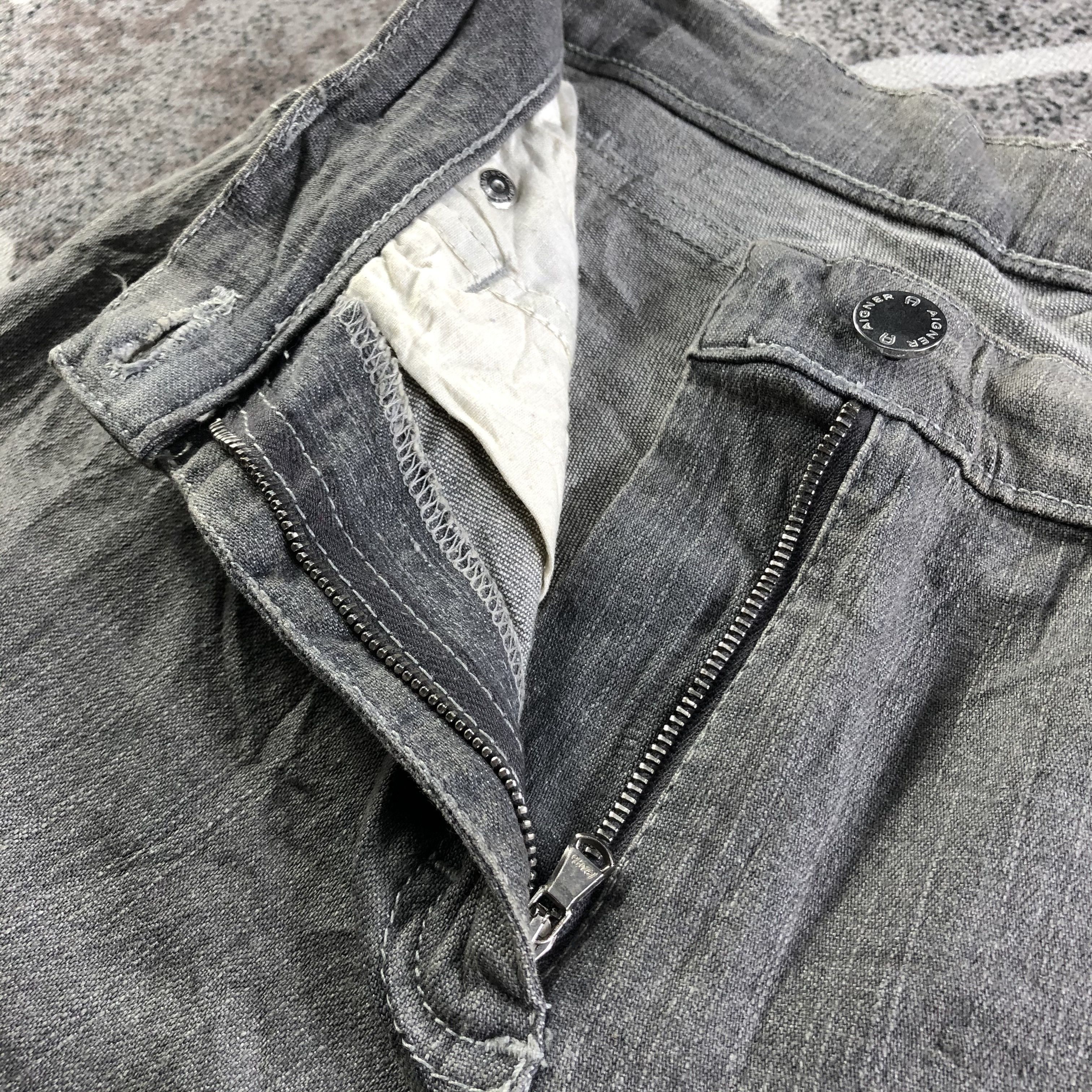 Aigner Aigner Flare Jeans Faded Gray Denim KJ3086 Size US 29 - 6 Thumbnail