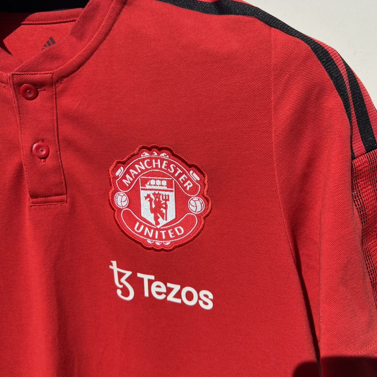 Adidas Manchester united adidas soccer jersey football t shirt Size US M / EU 48-50 / 2 - 3 Thumbnail